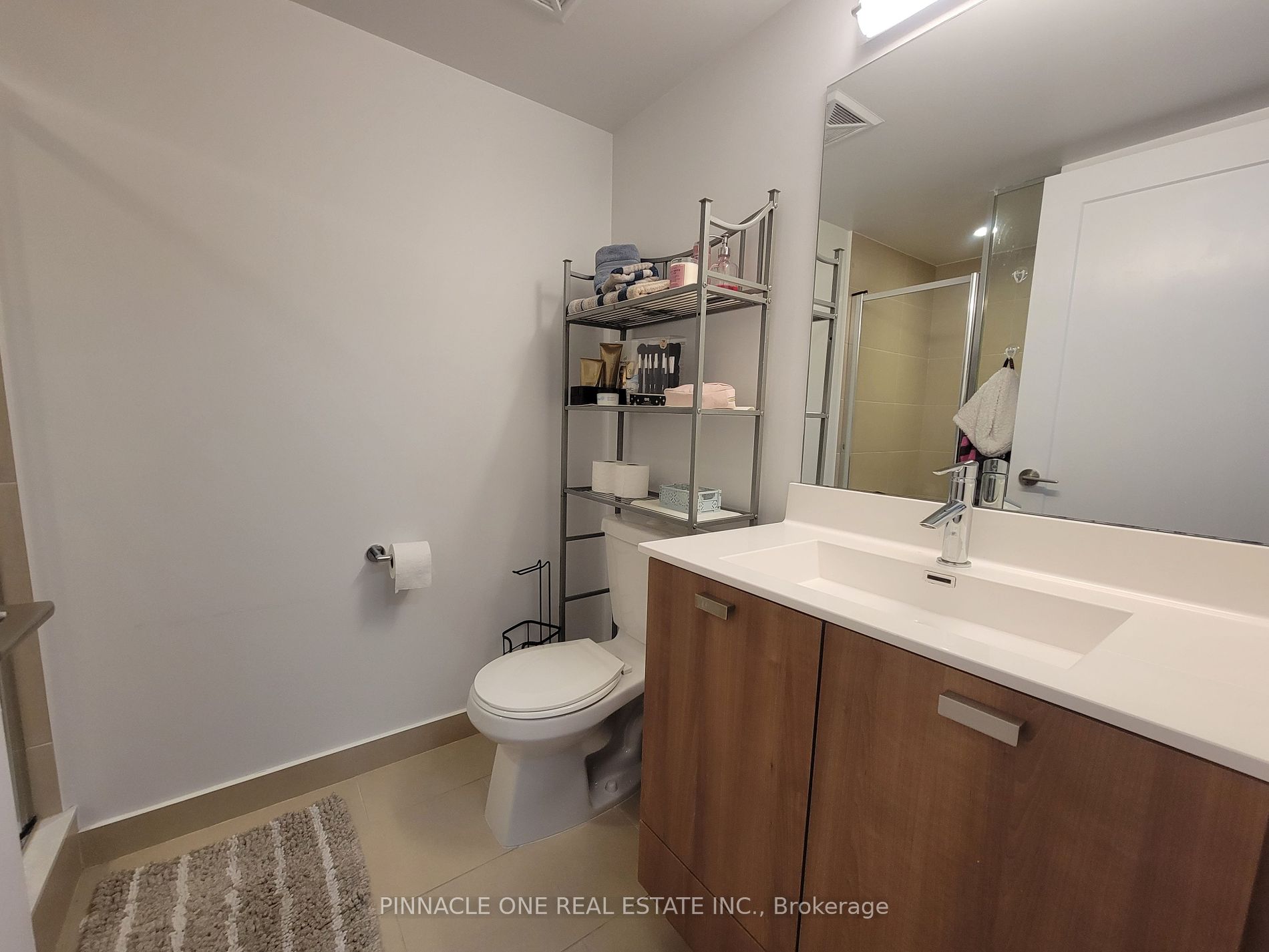 275 Village Green Sq 8 Property Photo 20