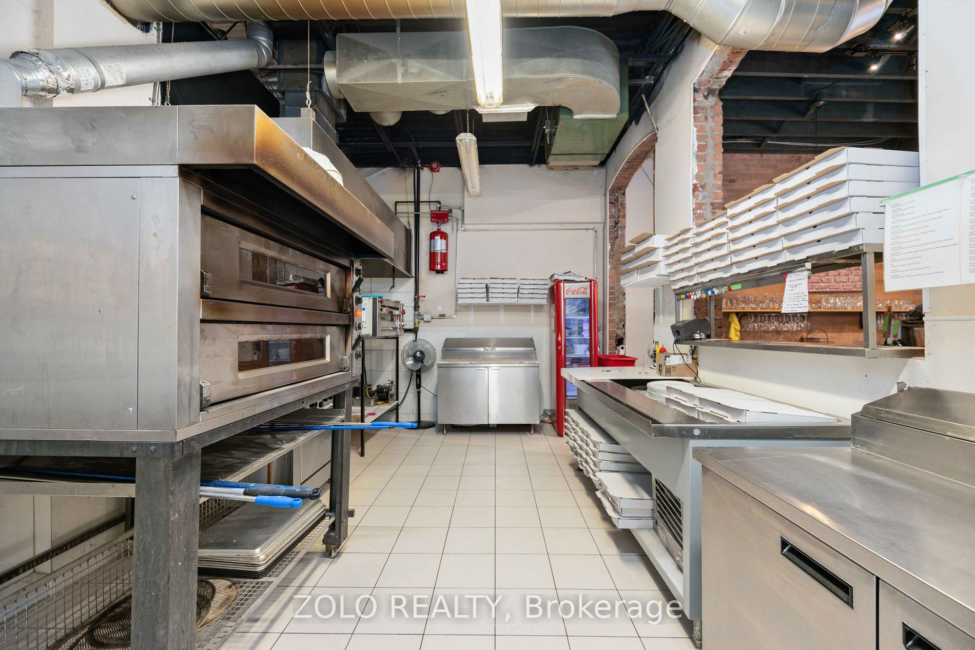 110 Dundas St W Property Photo 13