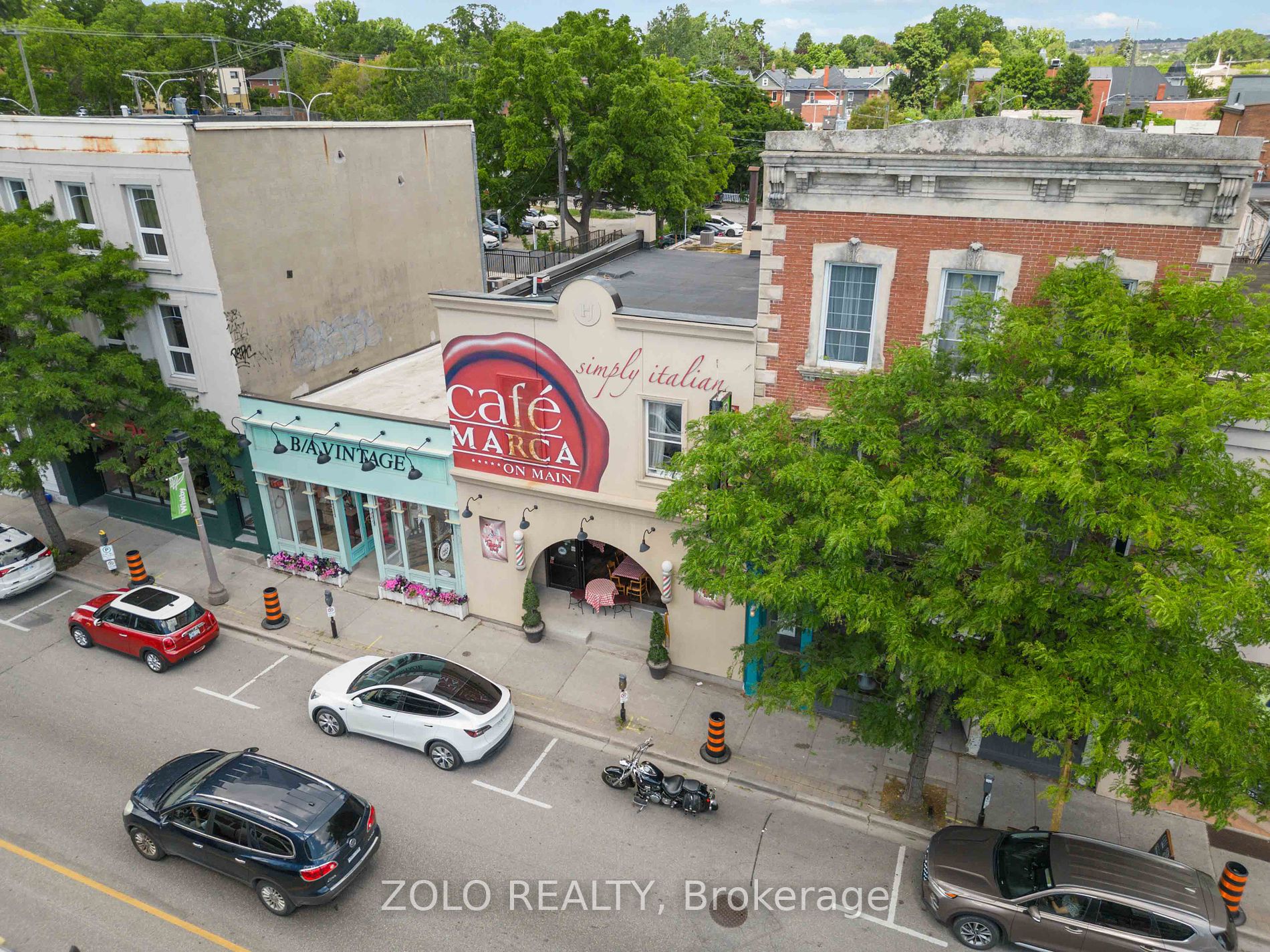 110 Dundas St W Property Photo 36