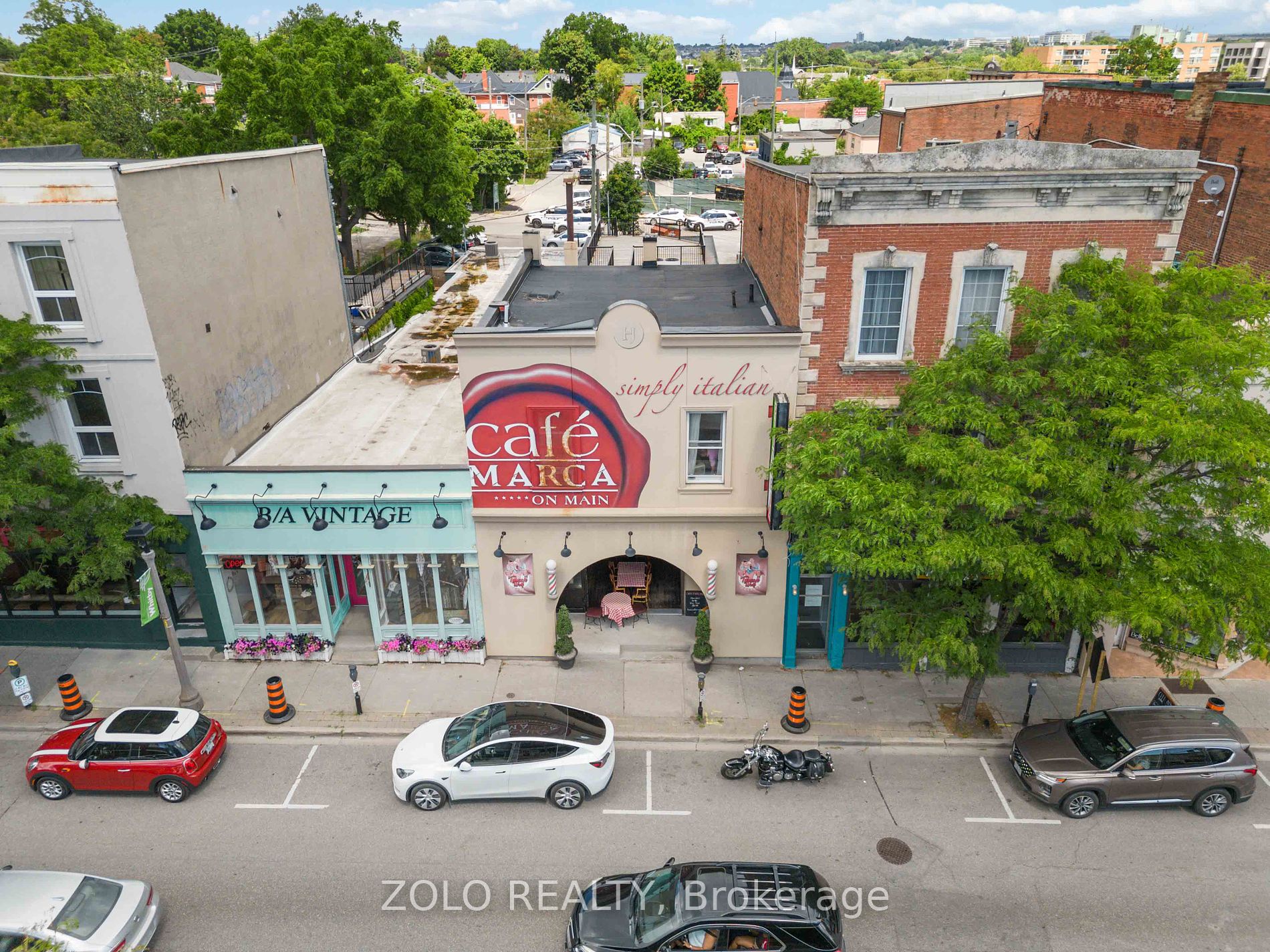 110 Dundas St W Property Photo 37