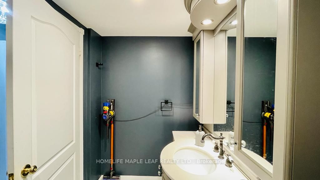 1400 The Esplanade N 815 Property Photo 25