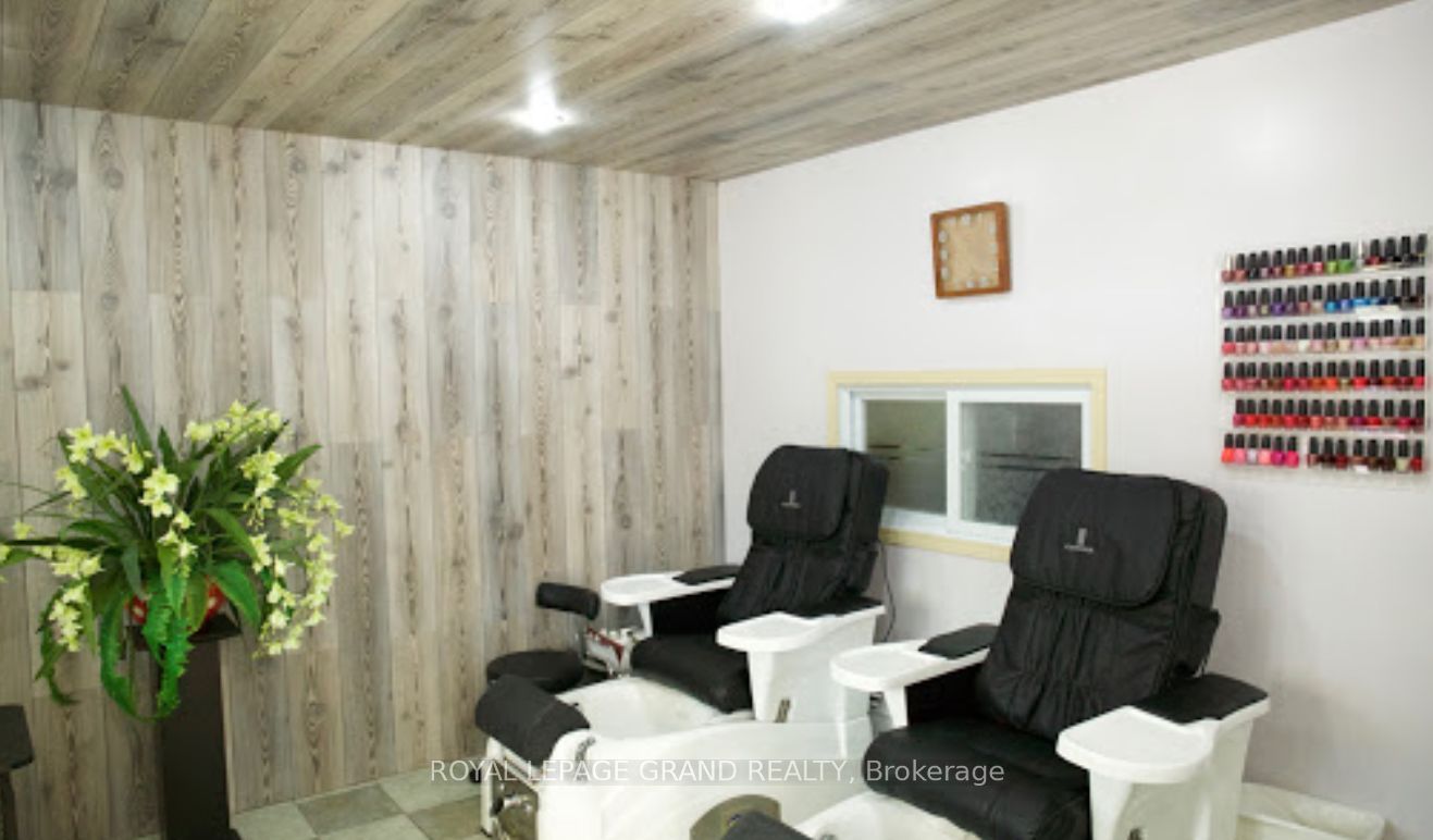 931 Liverpool Rd Property Photo 10