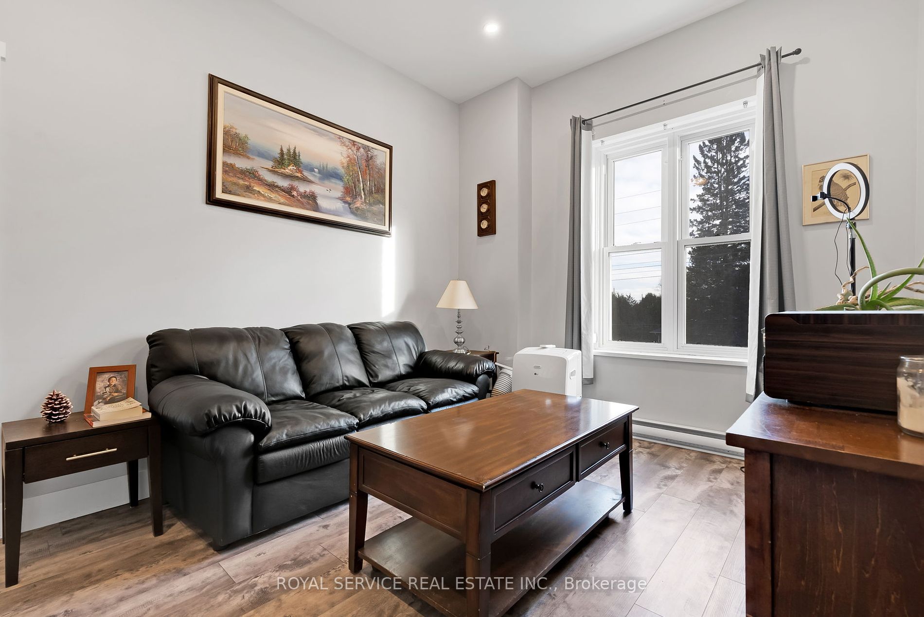 8 Wellington St Property Photo 17