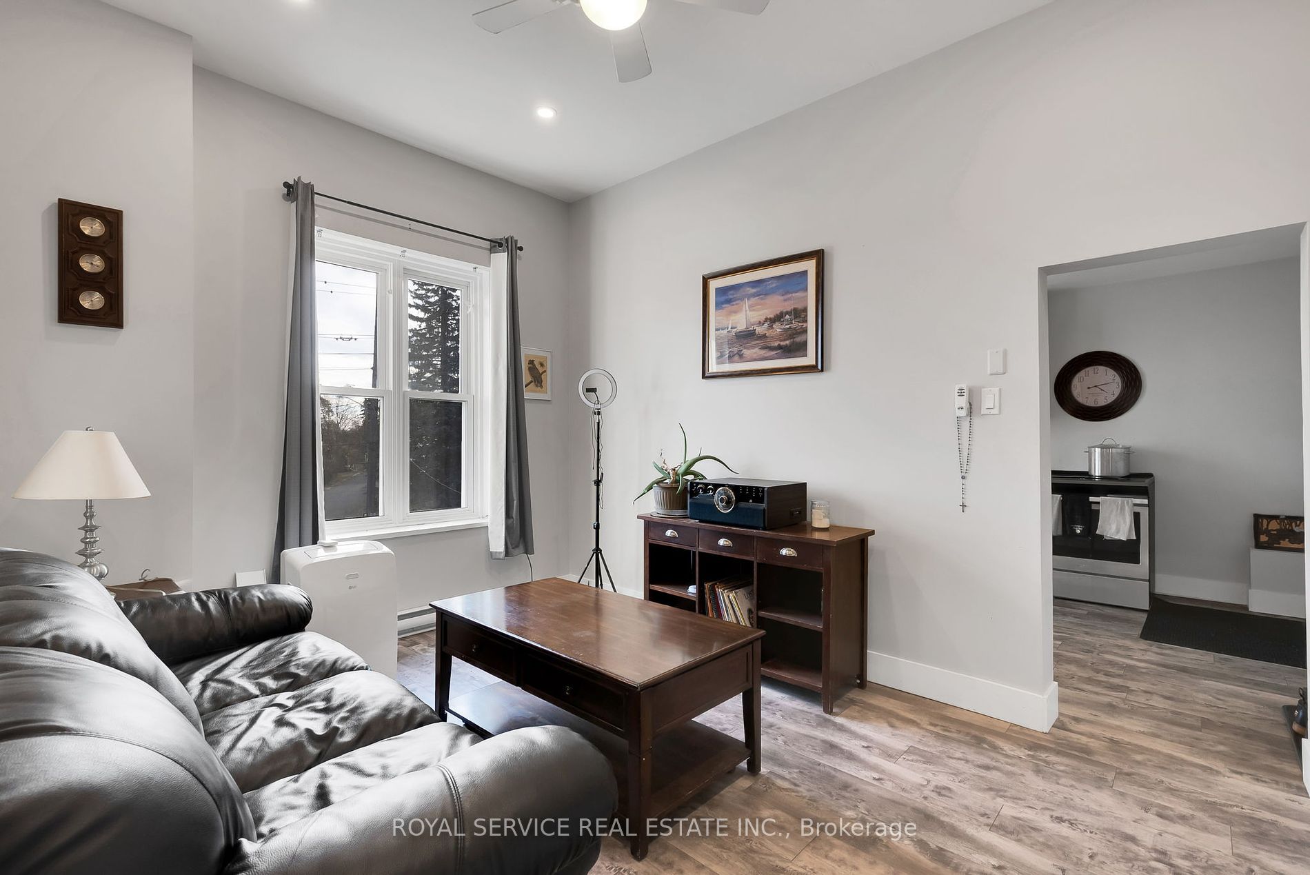 8 Wellington St Property Photo 19