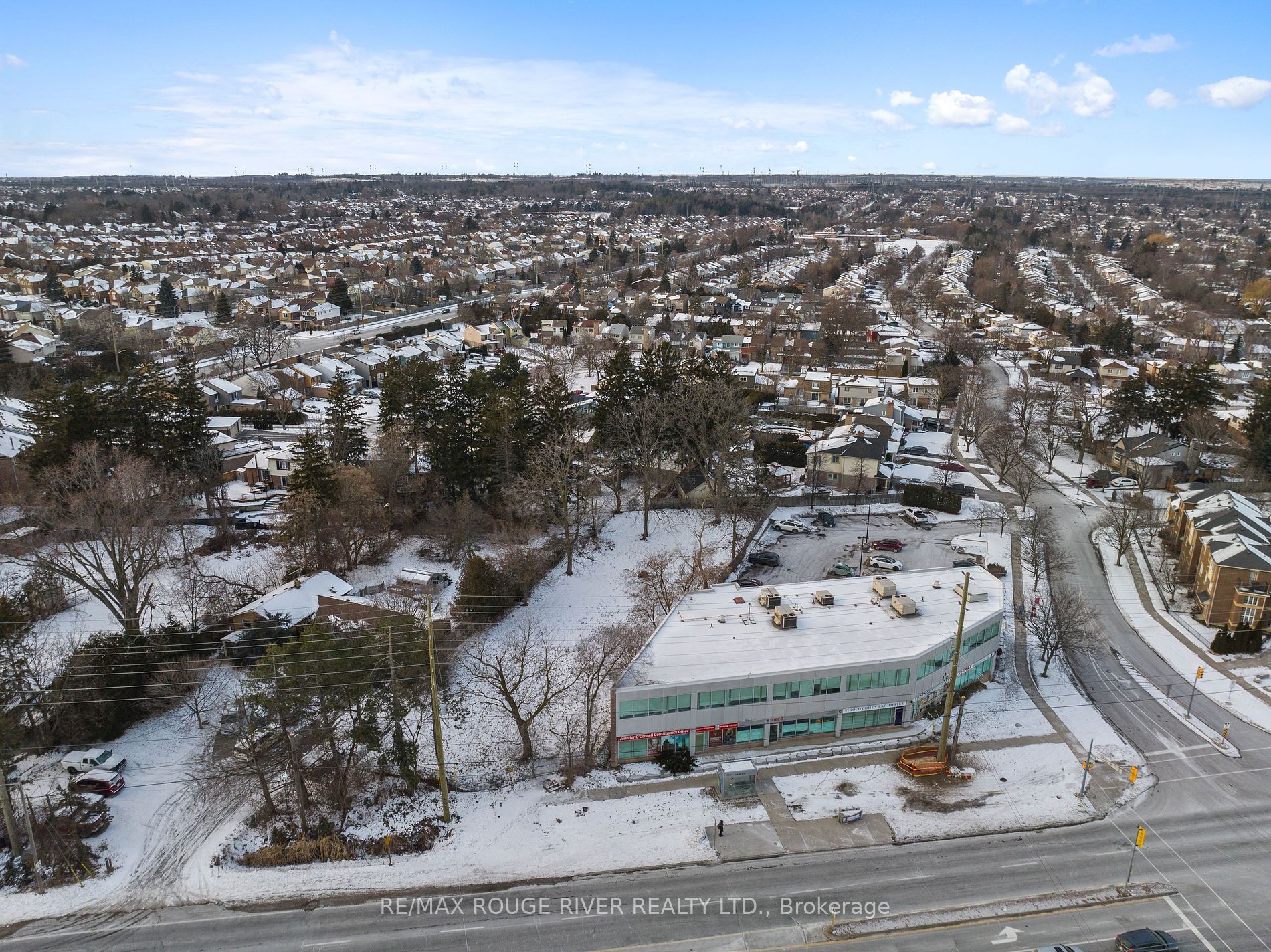 1144 Kingston Rd Property Photo 4