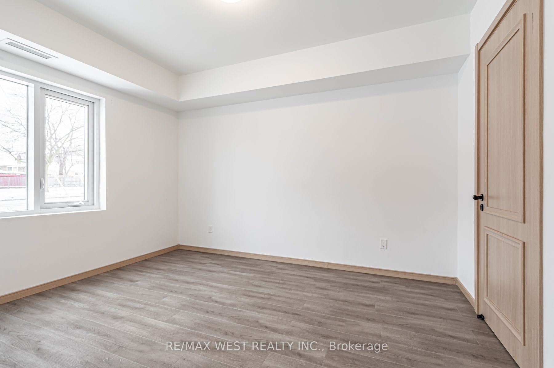 3453 Victoria Park Ave 108 Property Photo 8