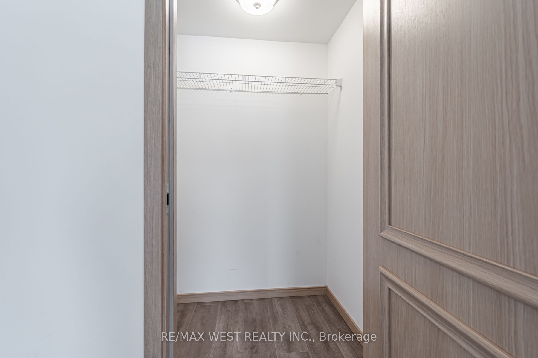 3453 Victoria Park Ave 108 Property Photo 11