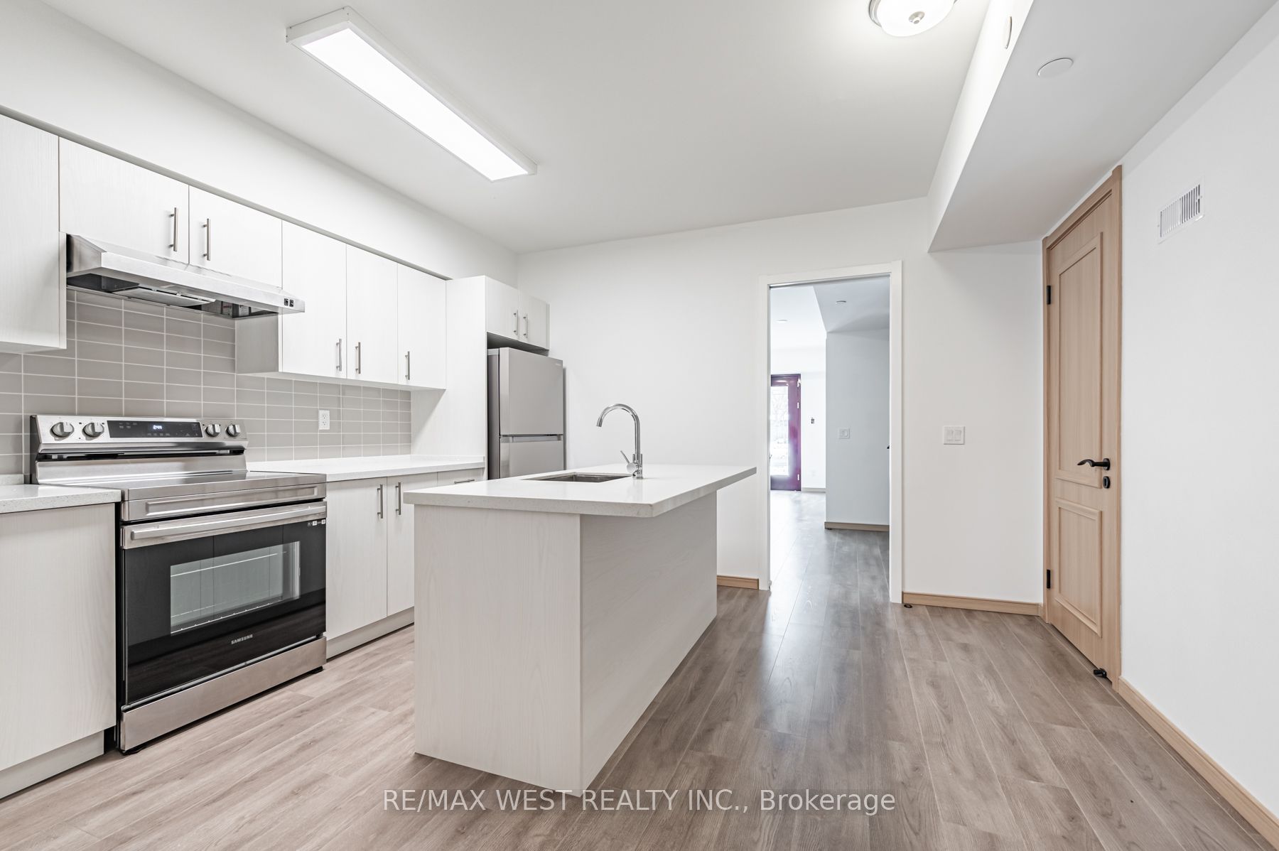 3453 Victoria Park Ave 108 Property Photo 16