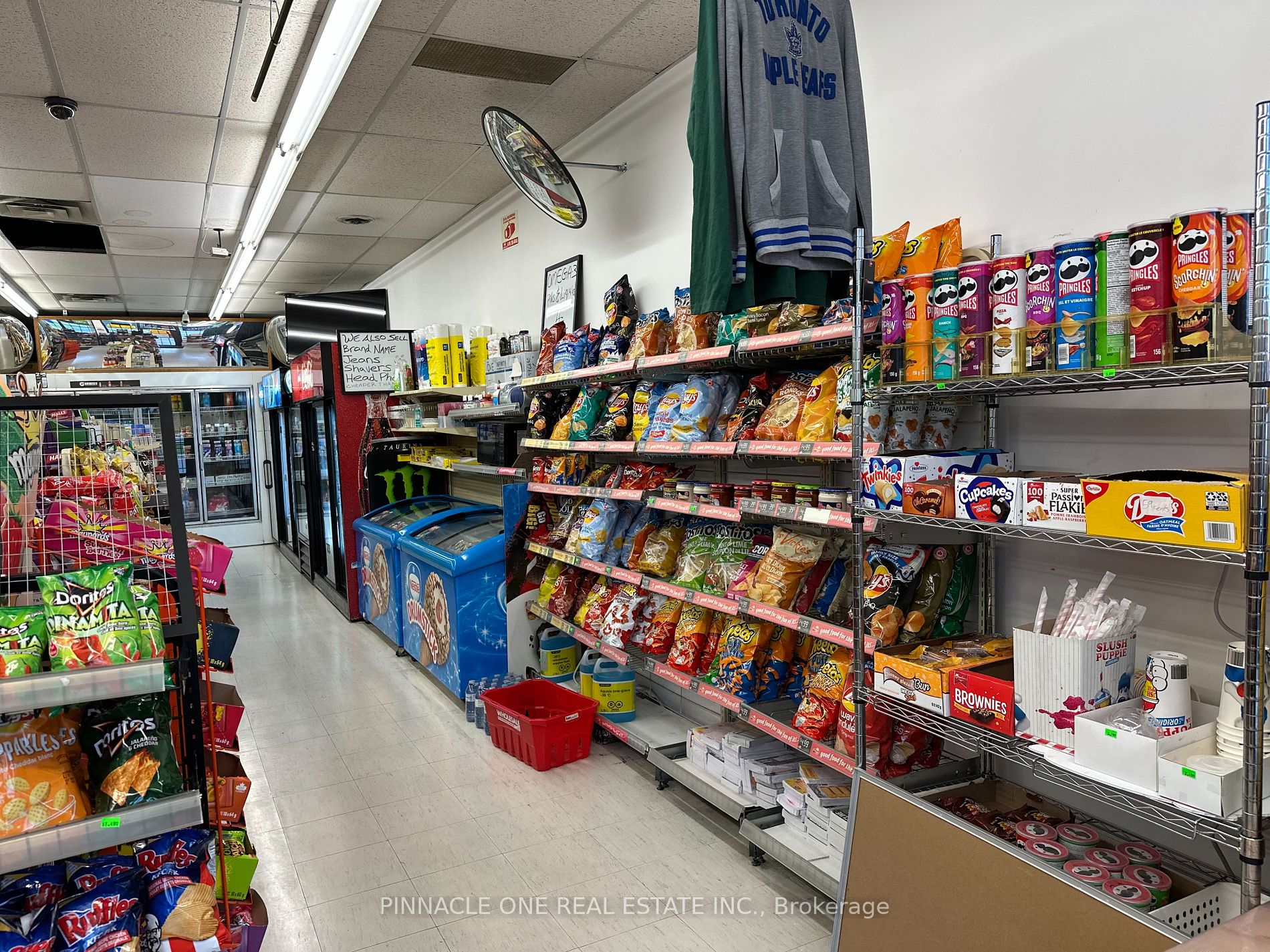 1487 Simcoe St N Property Photo 2