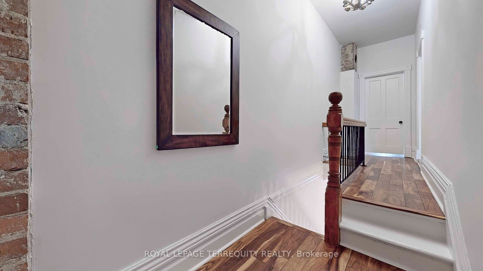 211 Pape Ave Property Photo 20