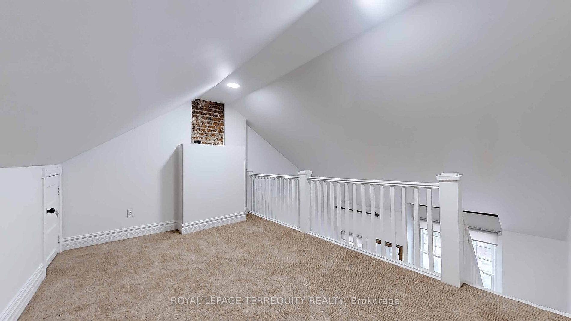 211 Pape Ave Property Photo 25