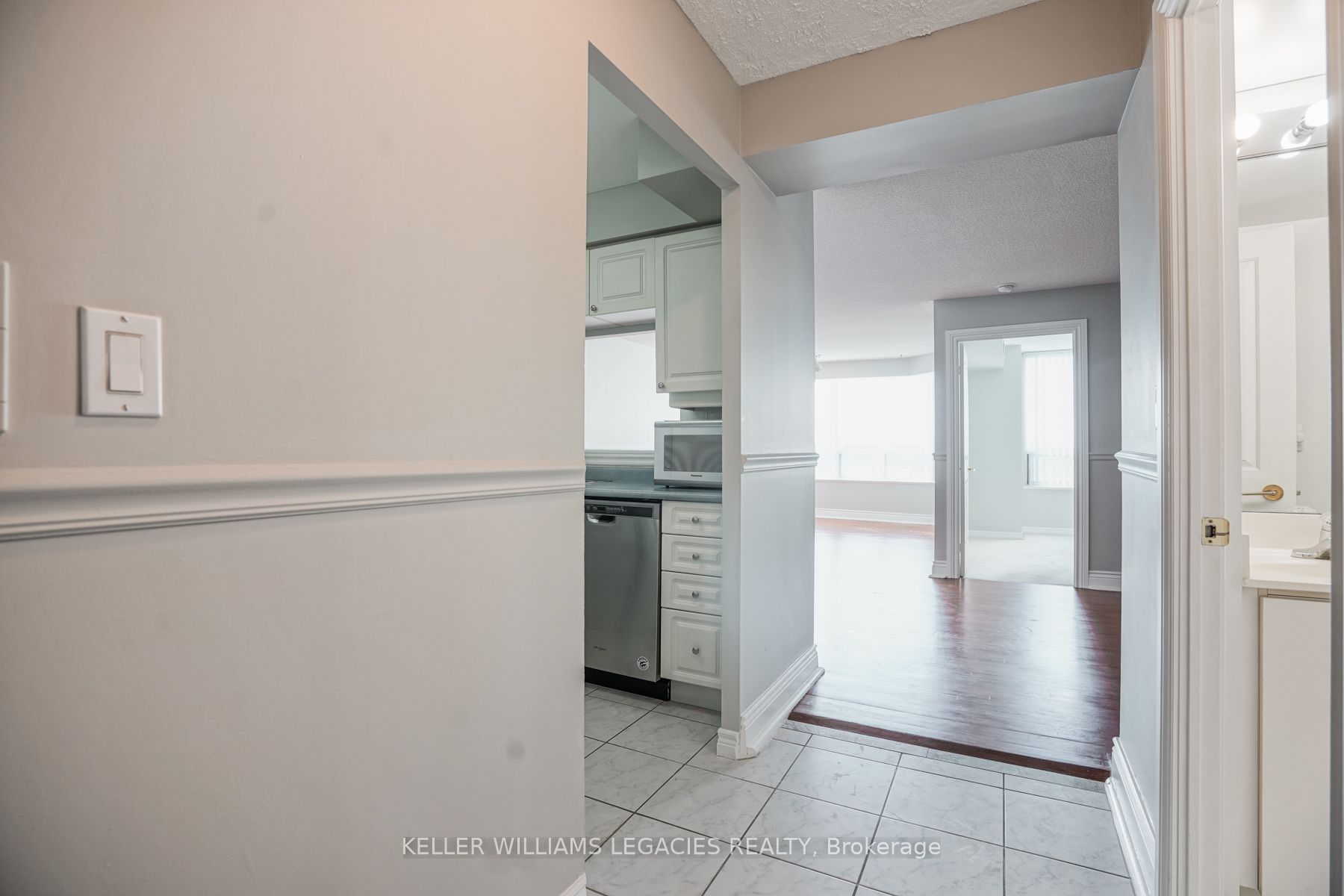 68 Corporate Dr 1 Property Photo 5