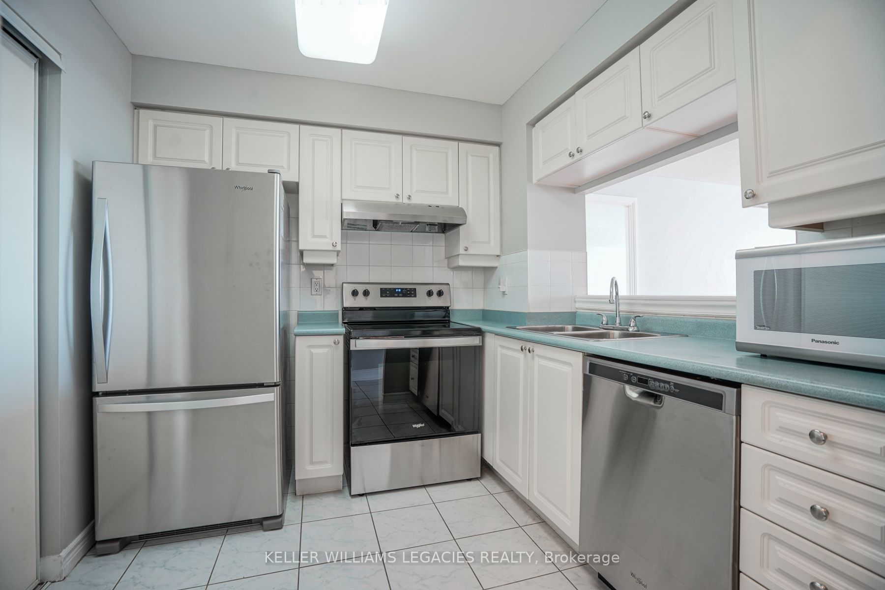 68 Corporate Dr 1 Property Photo 6