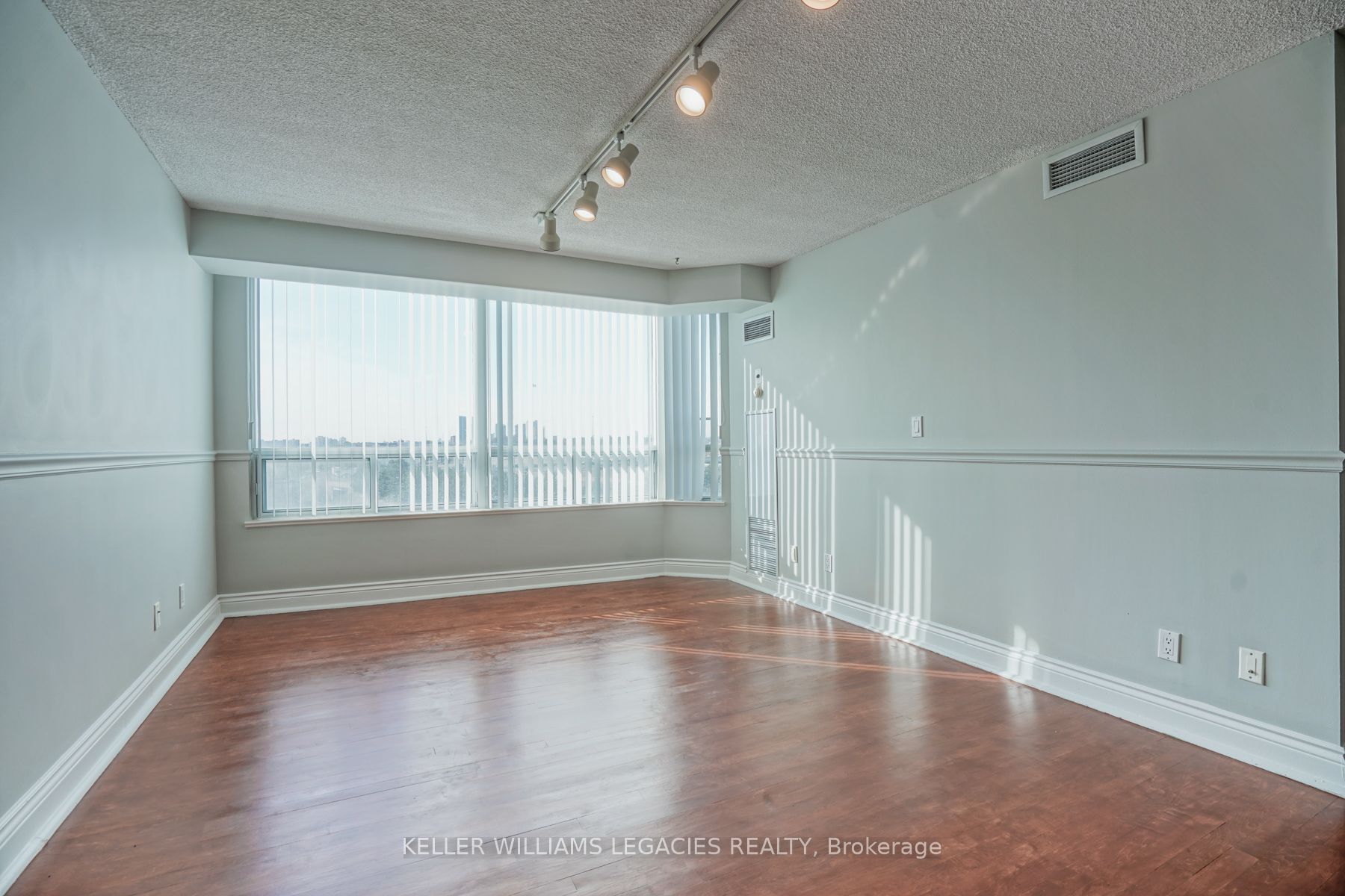 68 Corporate Dr 1 Property Photo 14