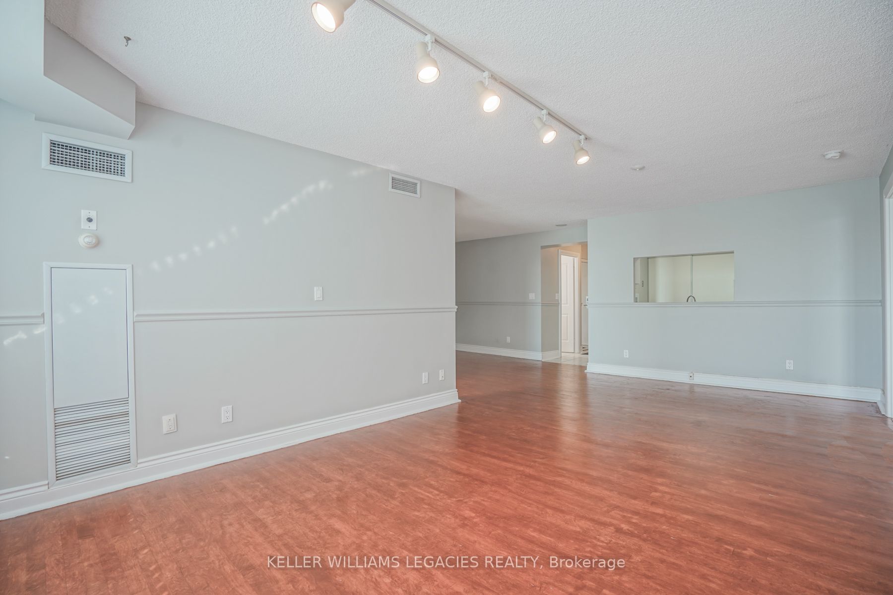 68 Corporate Dr 1 Property Photo 16