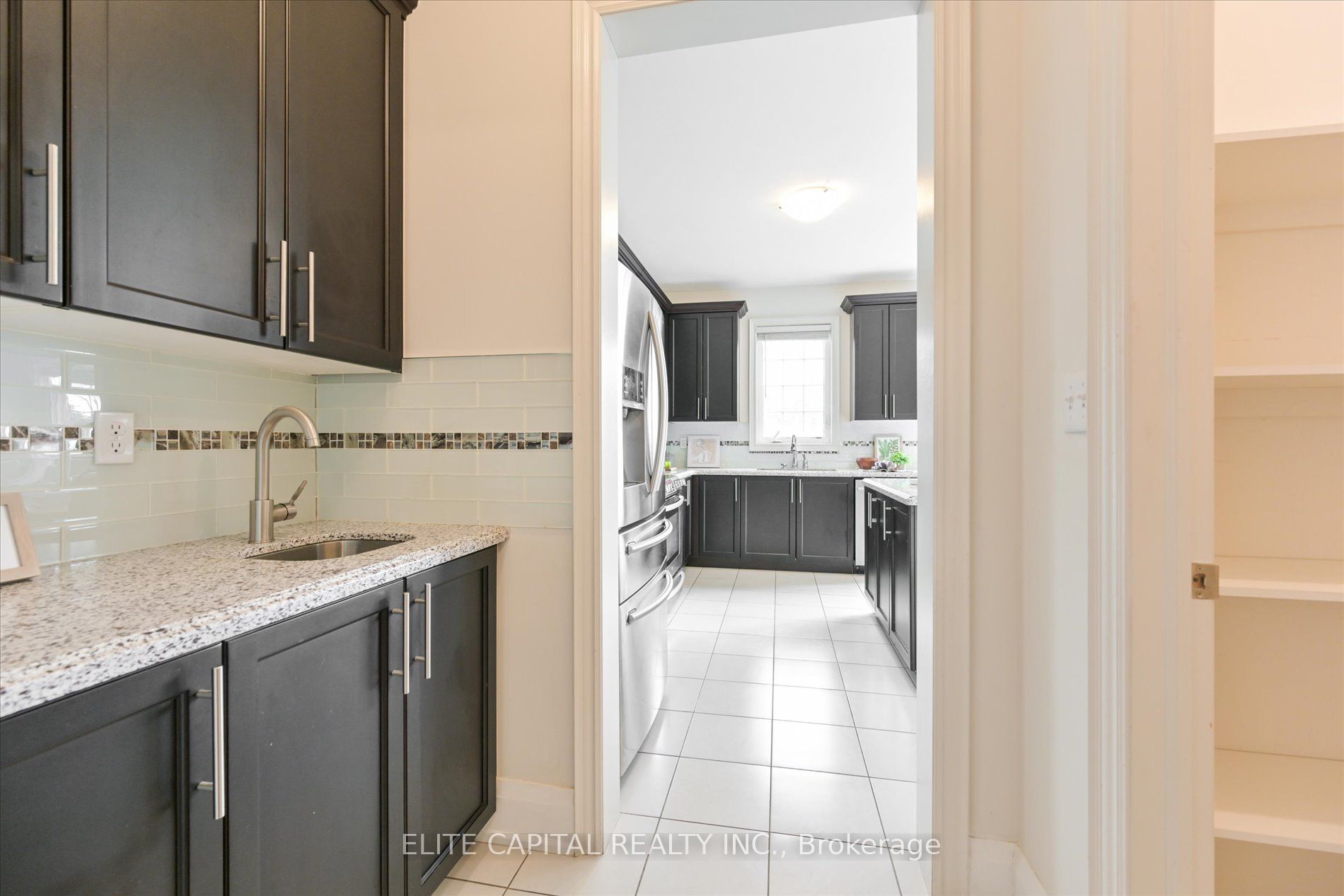 2421 Secreto Dr Property Photo 17