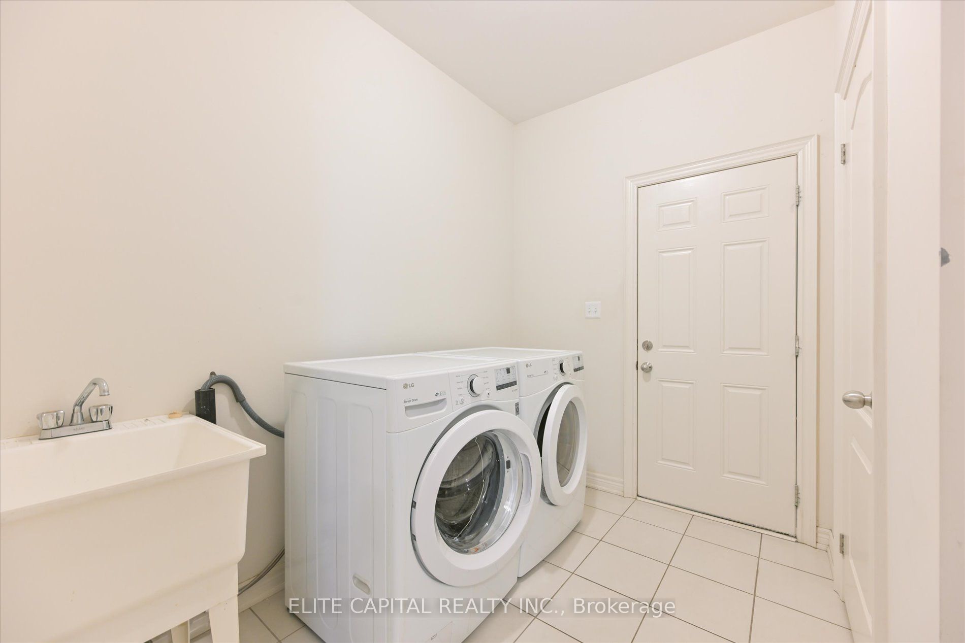 2421 Secreto Dr Property Photo 21