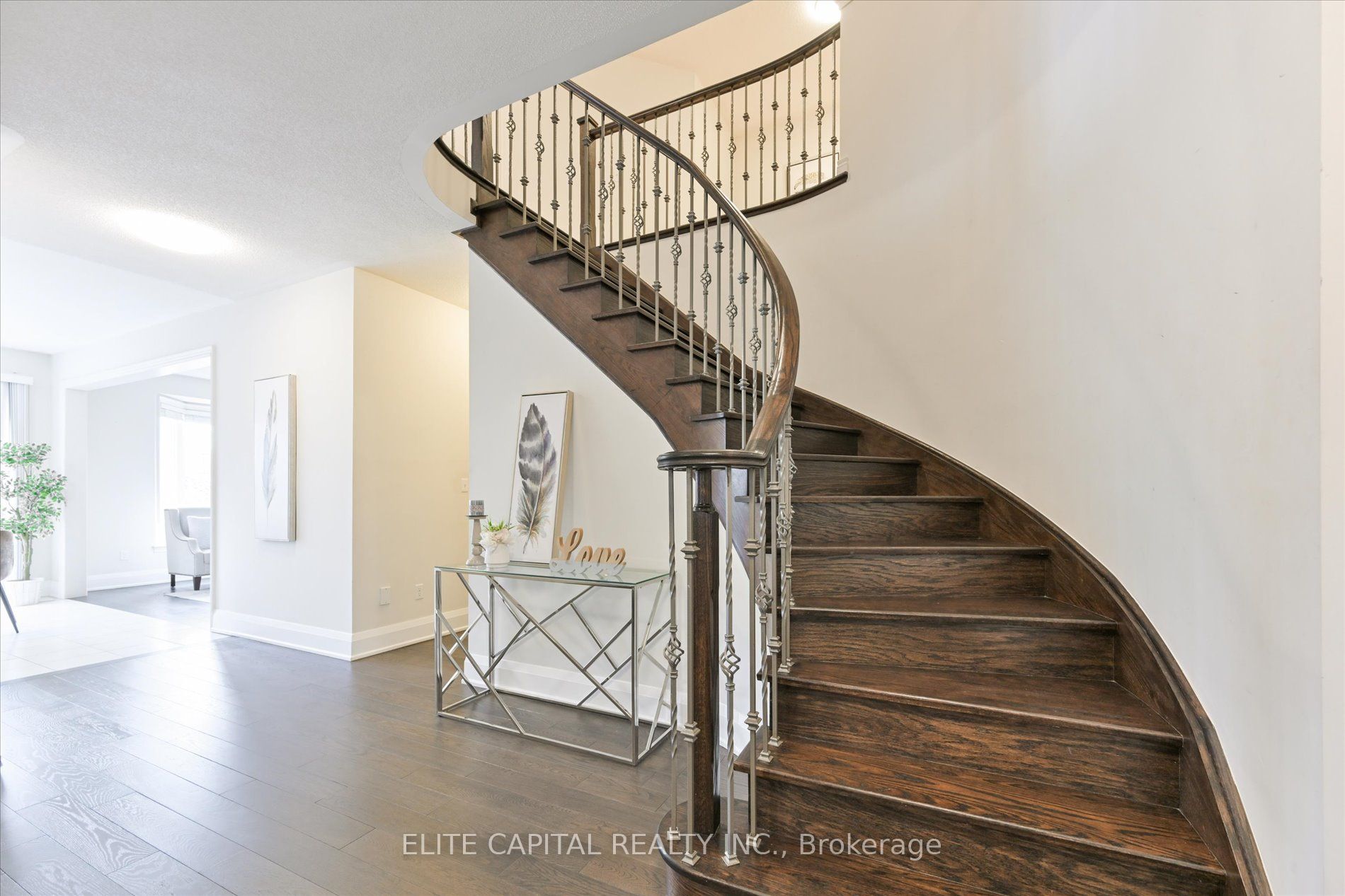 2421 Secreto Dr Property Photo 22