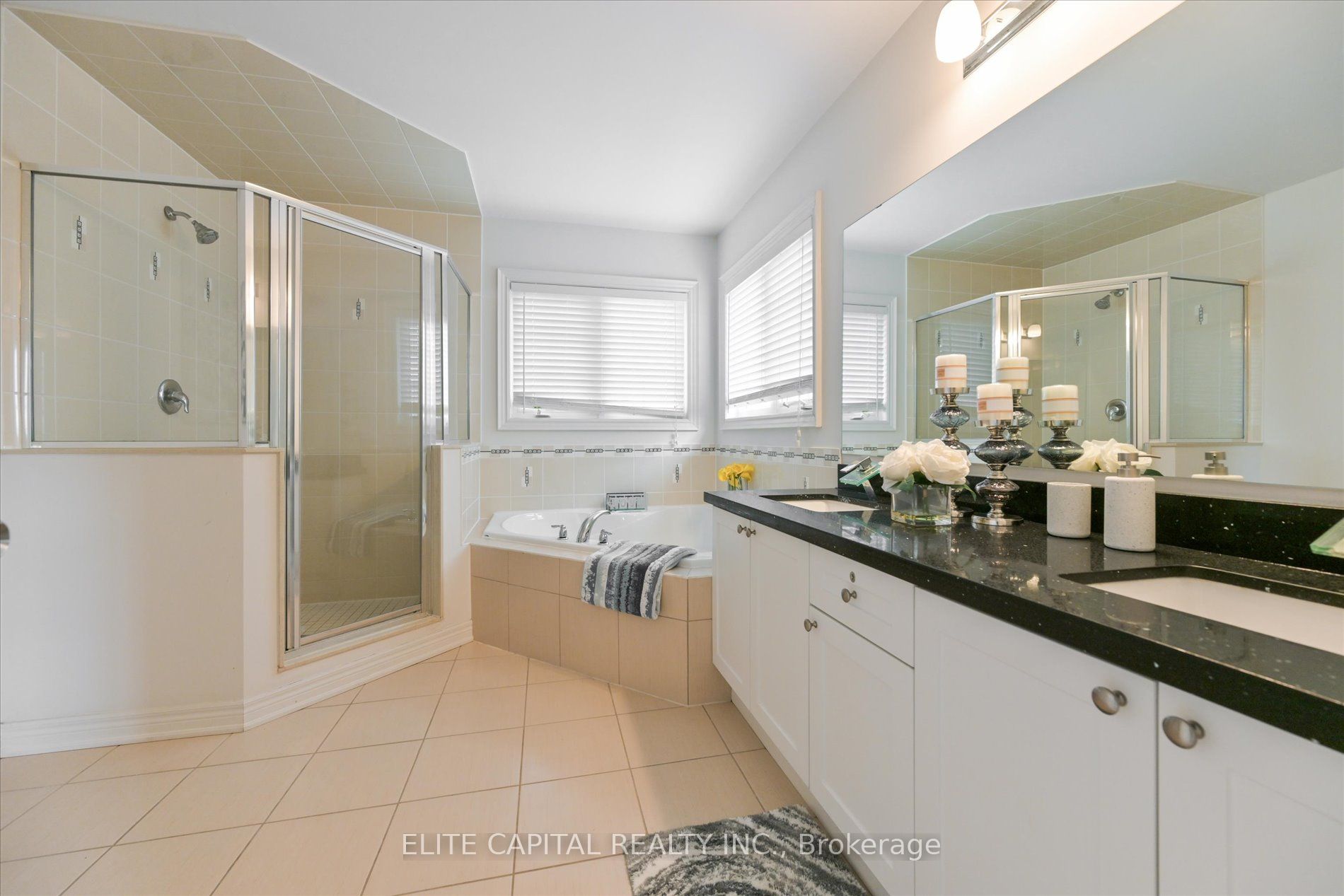 2421 Secreto Dr Property Photo 28