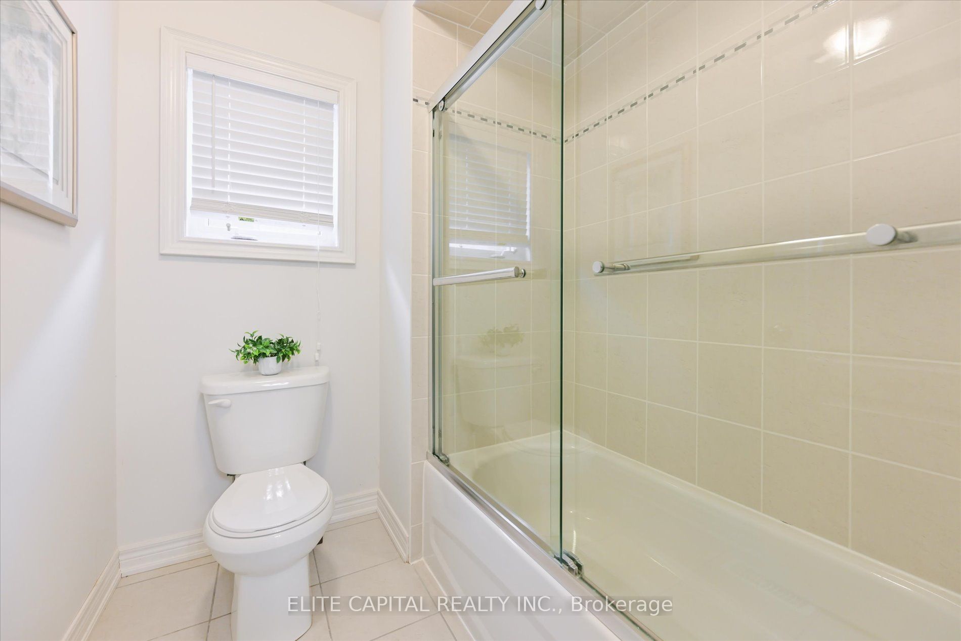 2421 Secreto Dr Property Photo 32