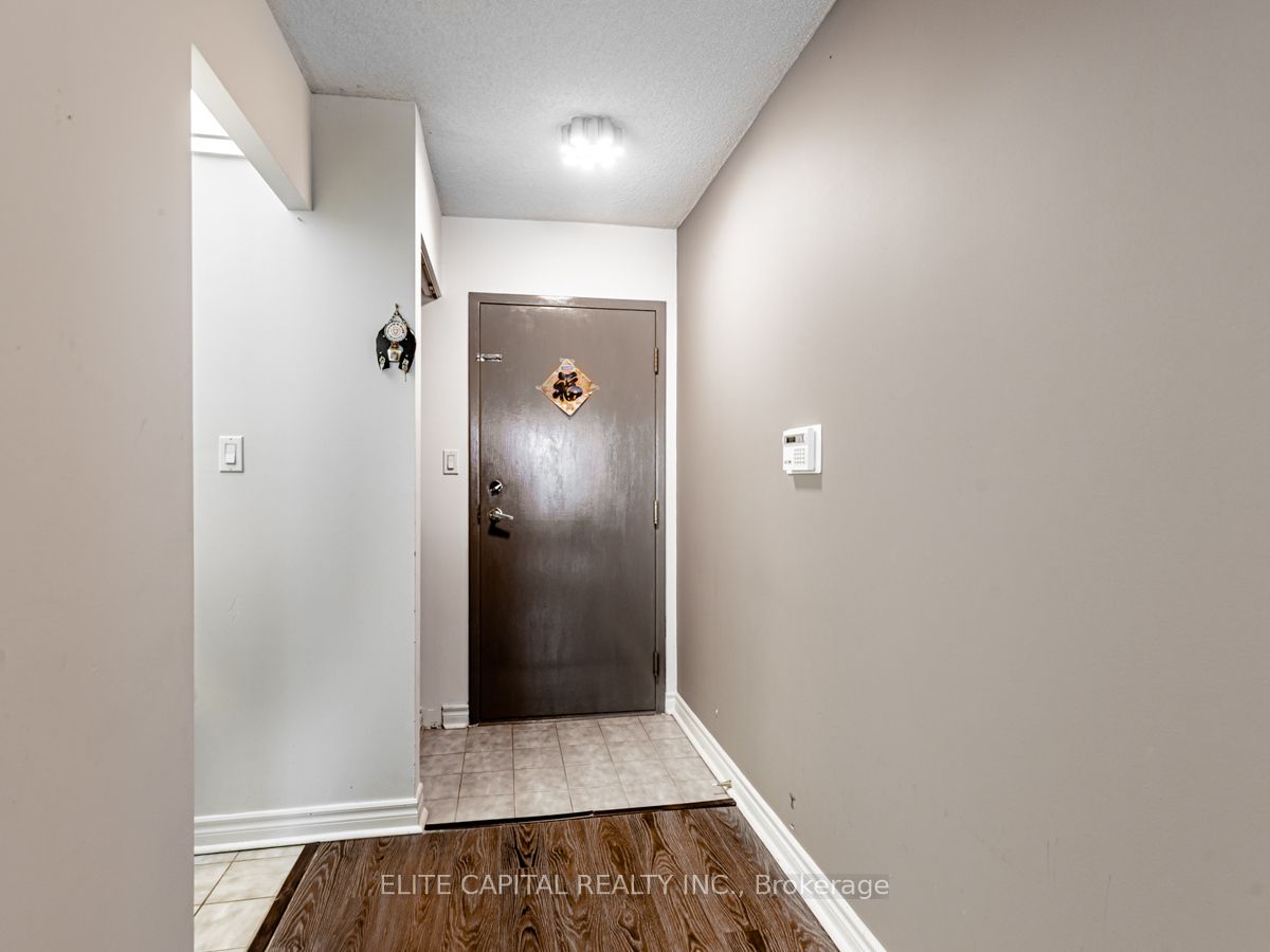 88 Corporate Dr 8 Property Photo 3