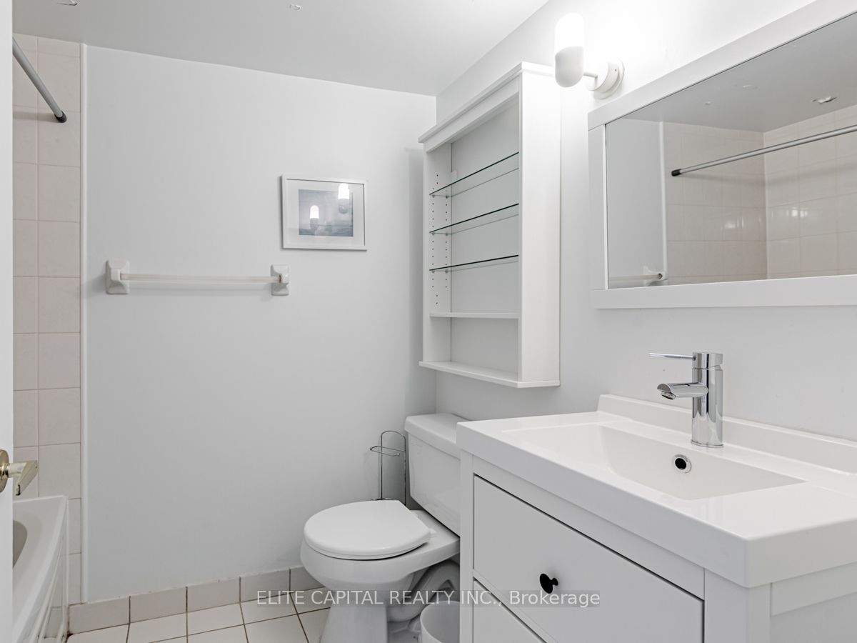 88 Corporate Dr 8 Property Photo 25