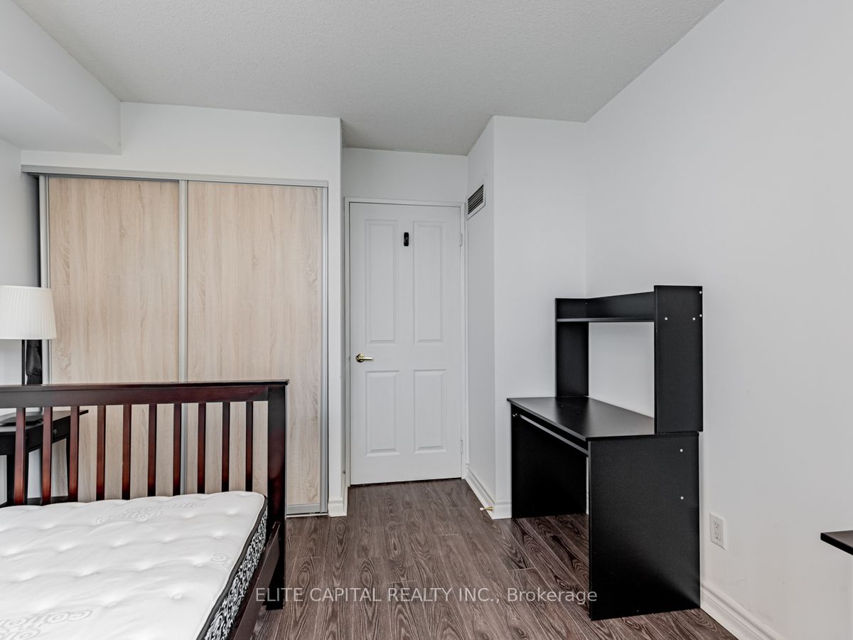 88 Corporate Dr 8 Property Photo 27
