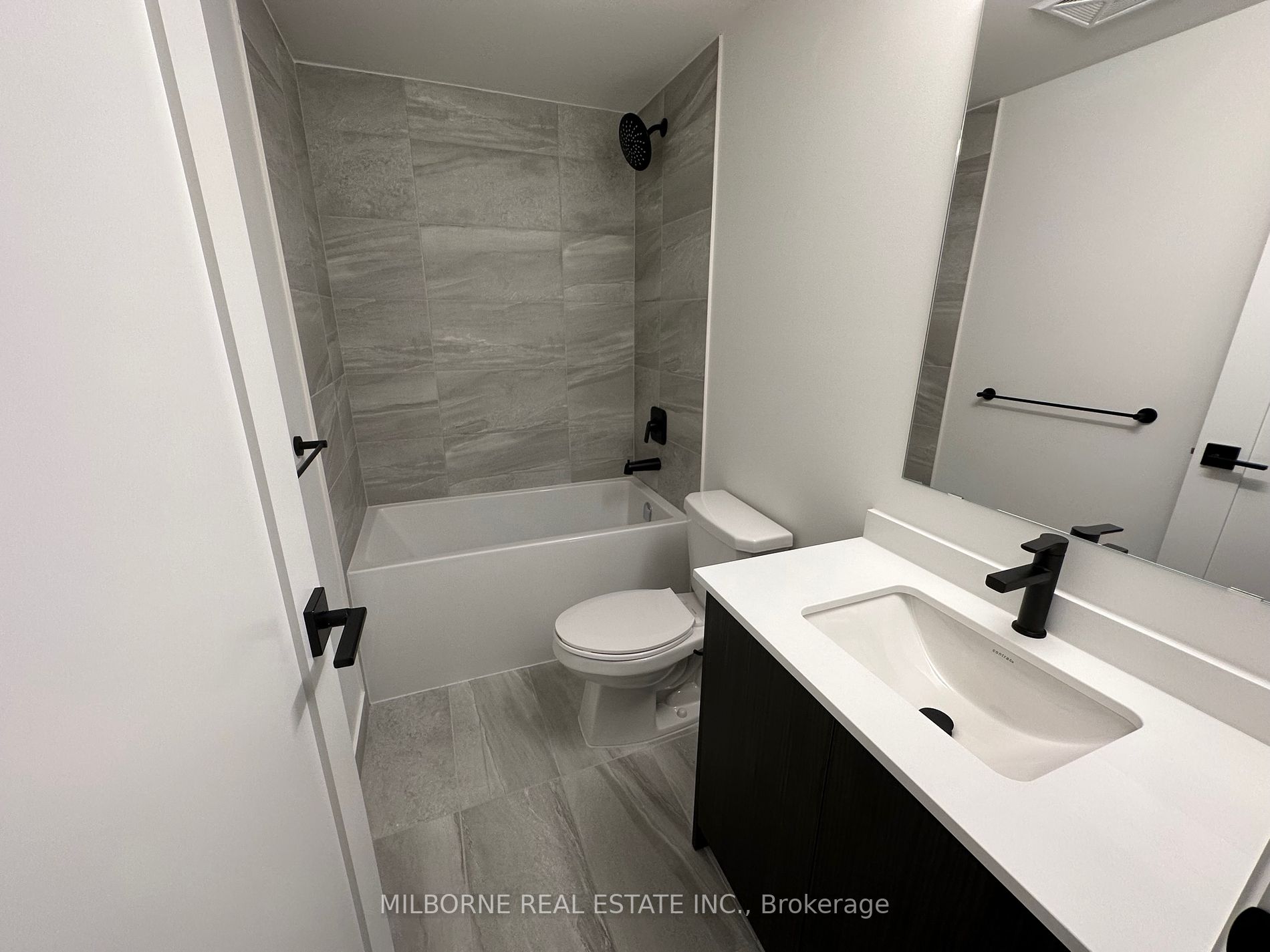 2369 Danforth Ave 08 Property Photo 6
