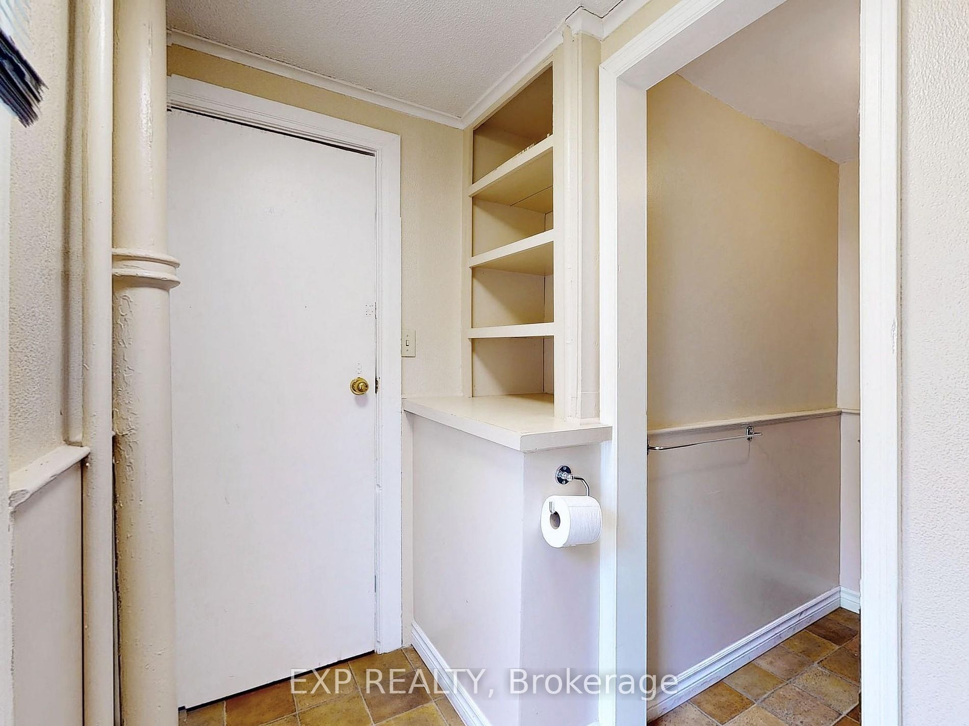 15 Colborne St E Property Photo 23