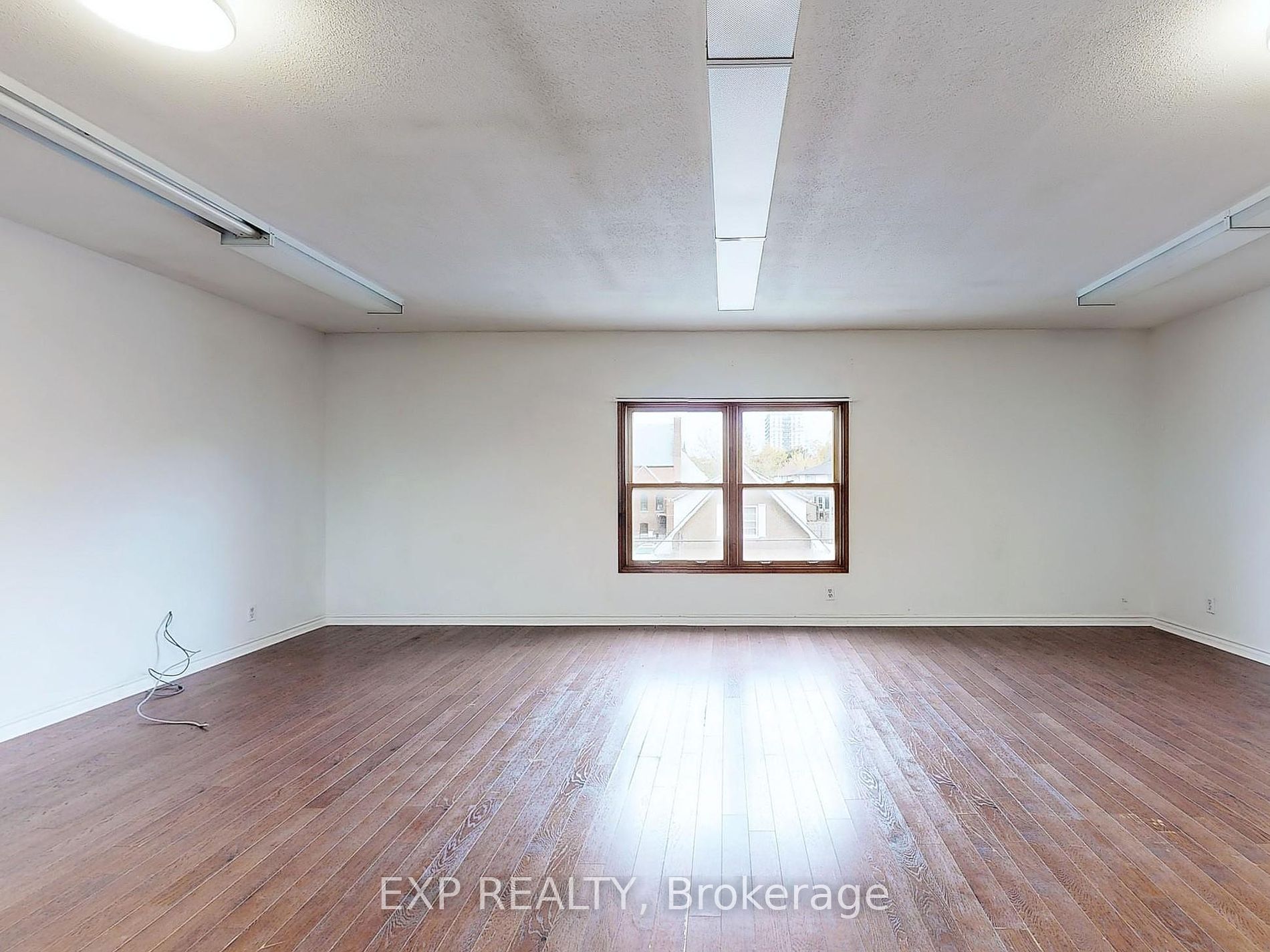 15 Colborne St E Property Photo 25
