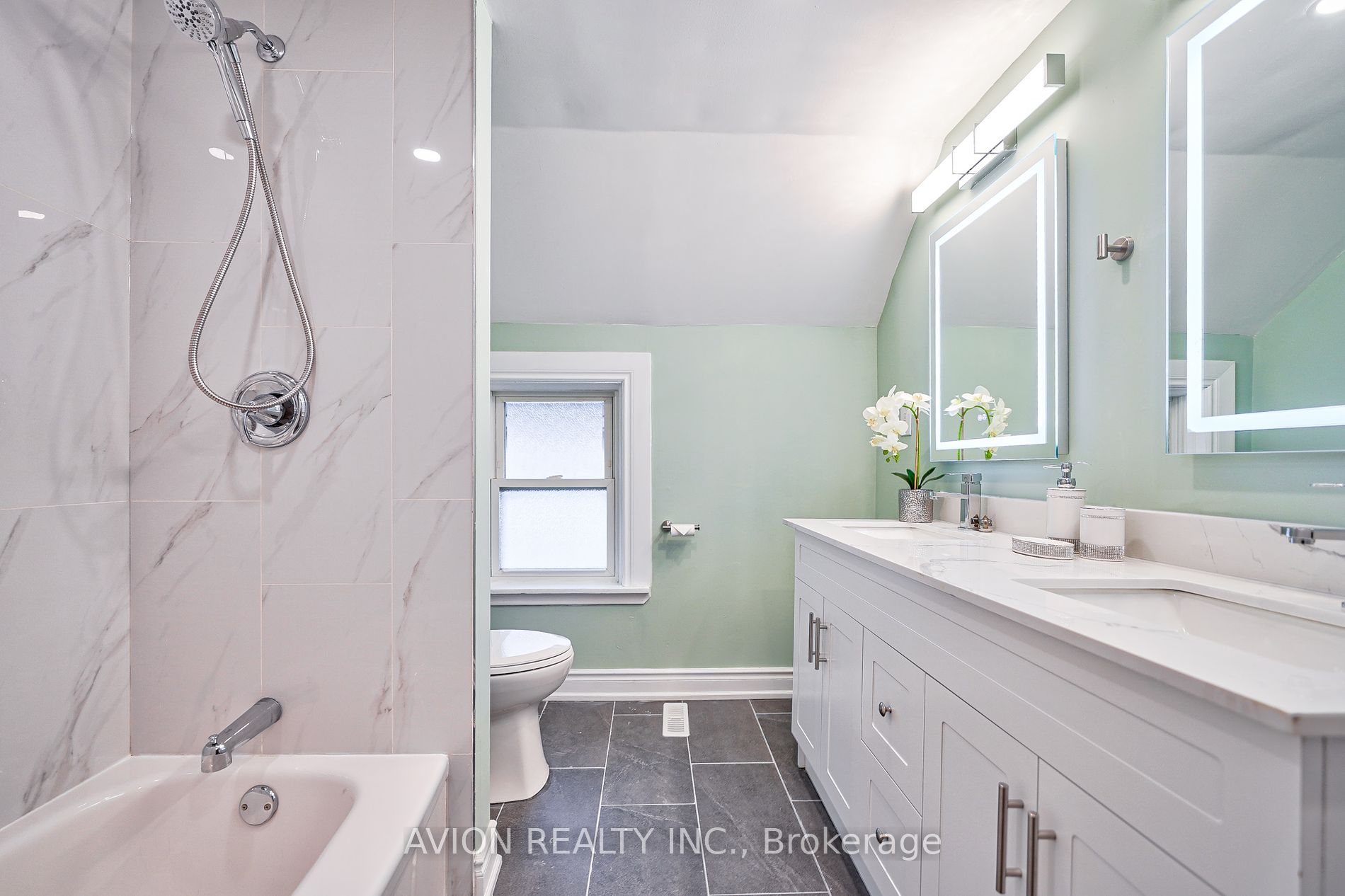 121 Stacey Ave Property Photo 30