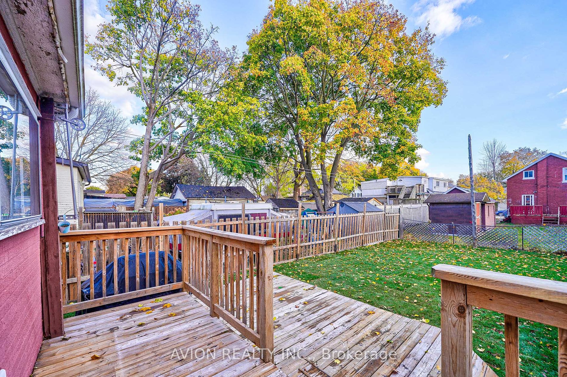 121 Stacey Ave Property Photo 32