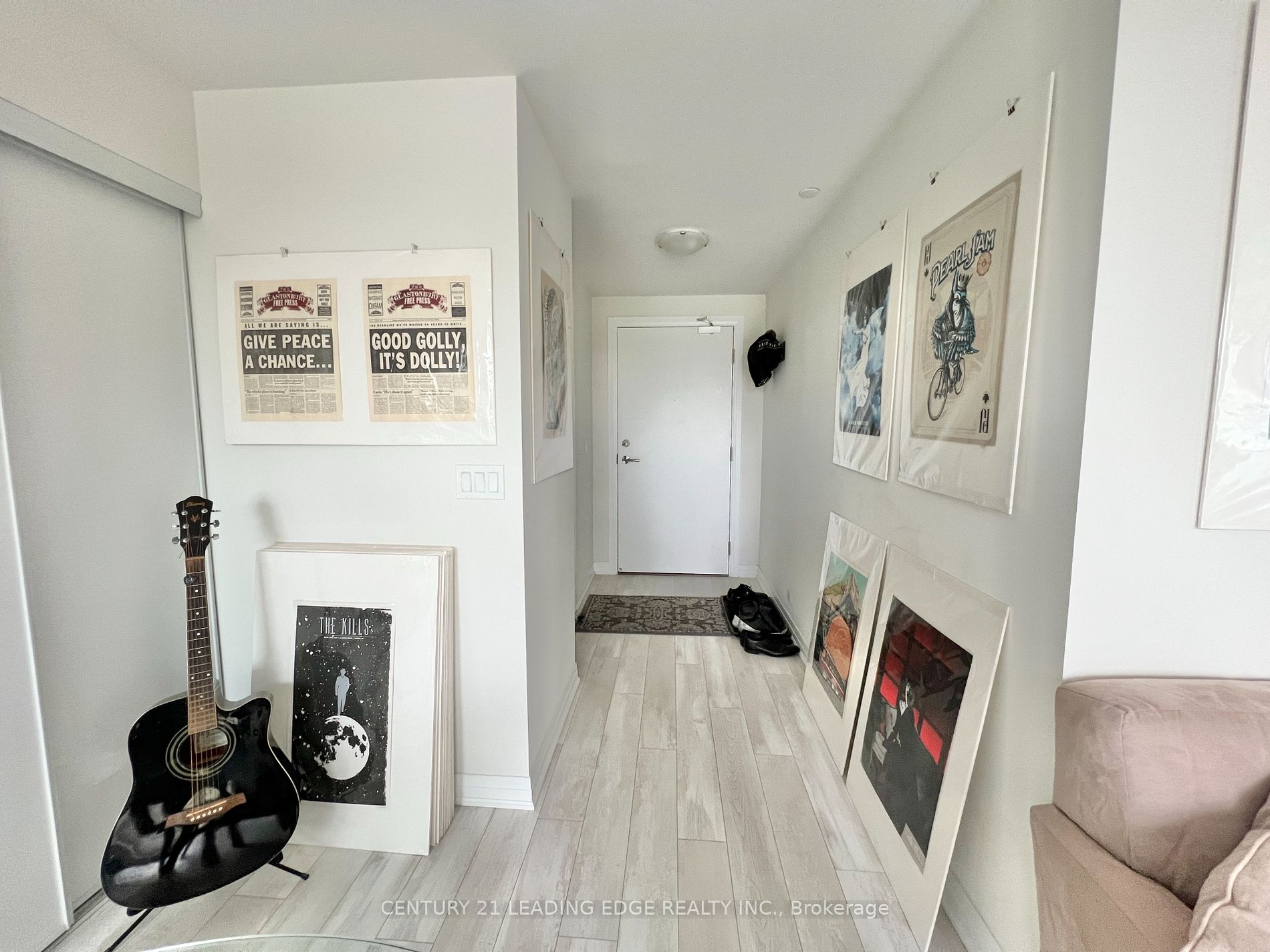 1630 Queen St E 1 Property Photo 3