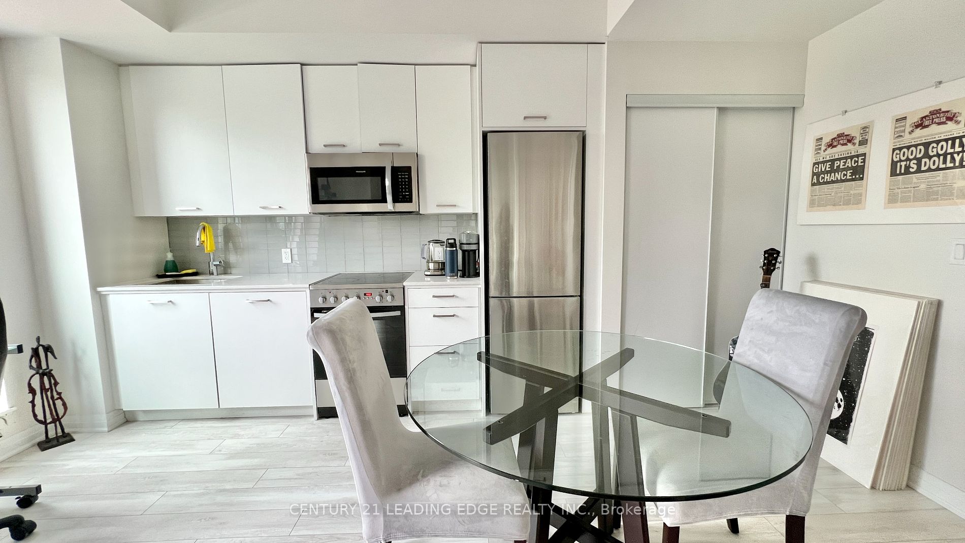 1630 Queen St E 1 Property Photo 12
