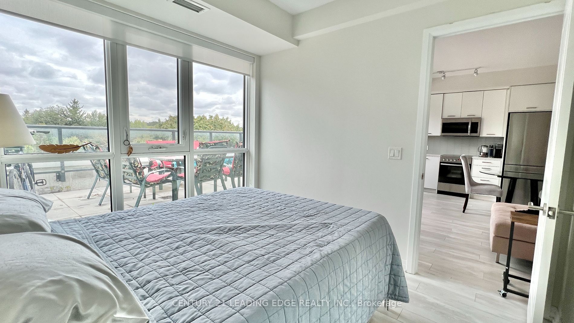 1630 Queen St E 1 Property Photo 17