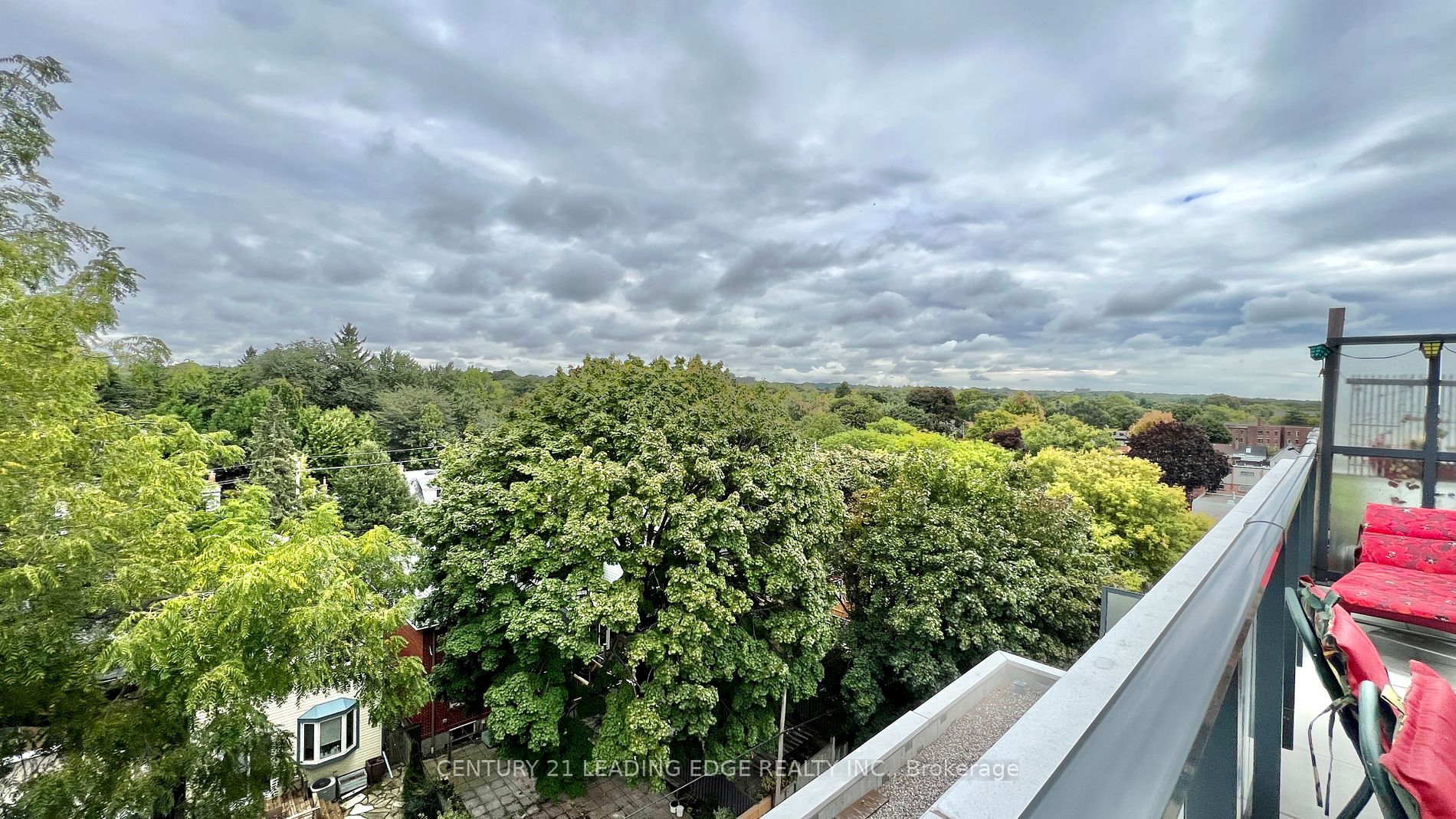1630 Queen St E 1 Property Photo 21