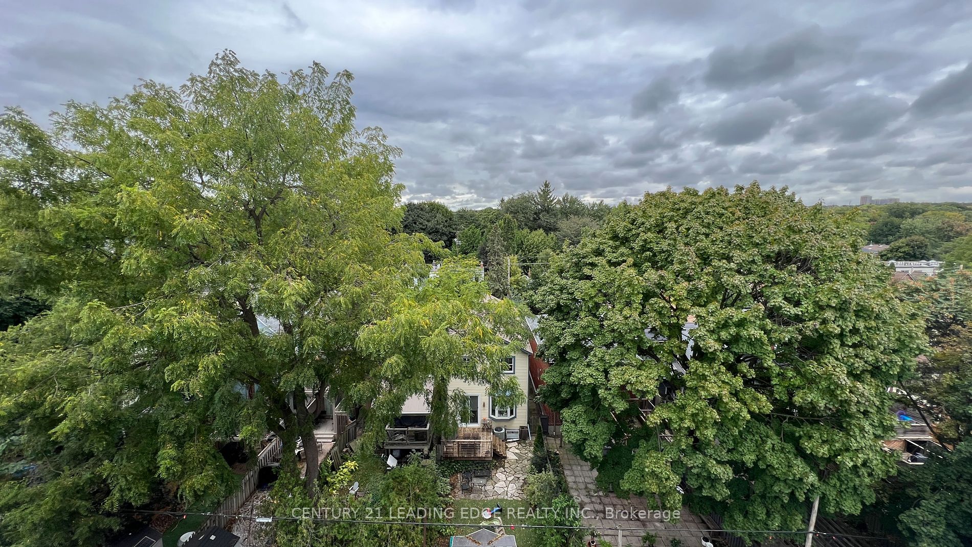 1630 Queen St E 1 Property Photo 23