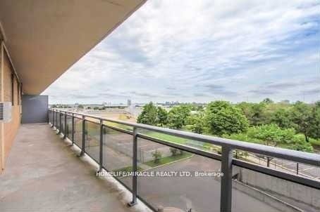 100 Dundalk Dr 10 Property Photo 11