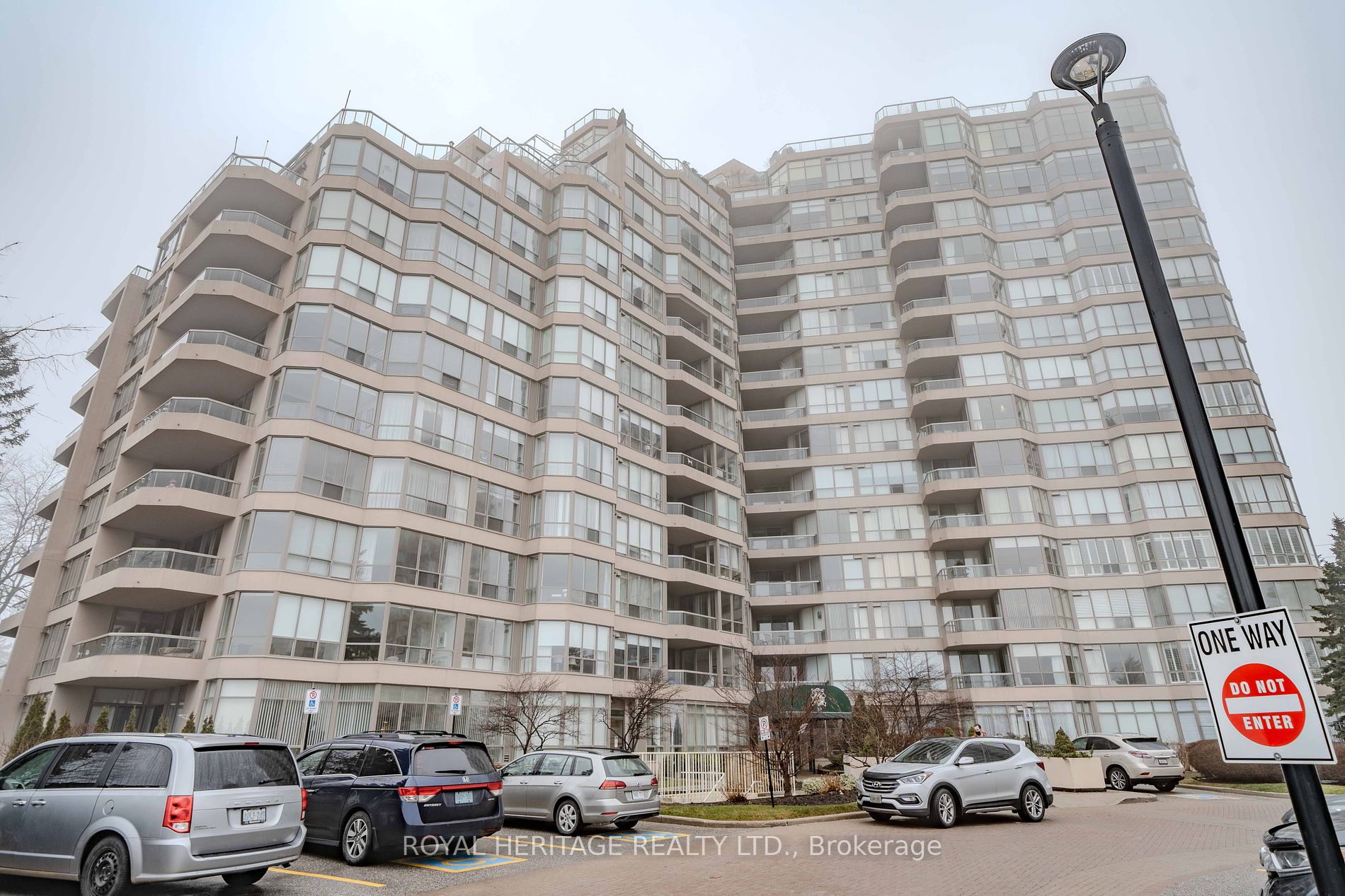 10 Guildwood Pkwy Property Photo 1