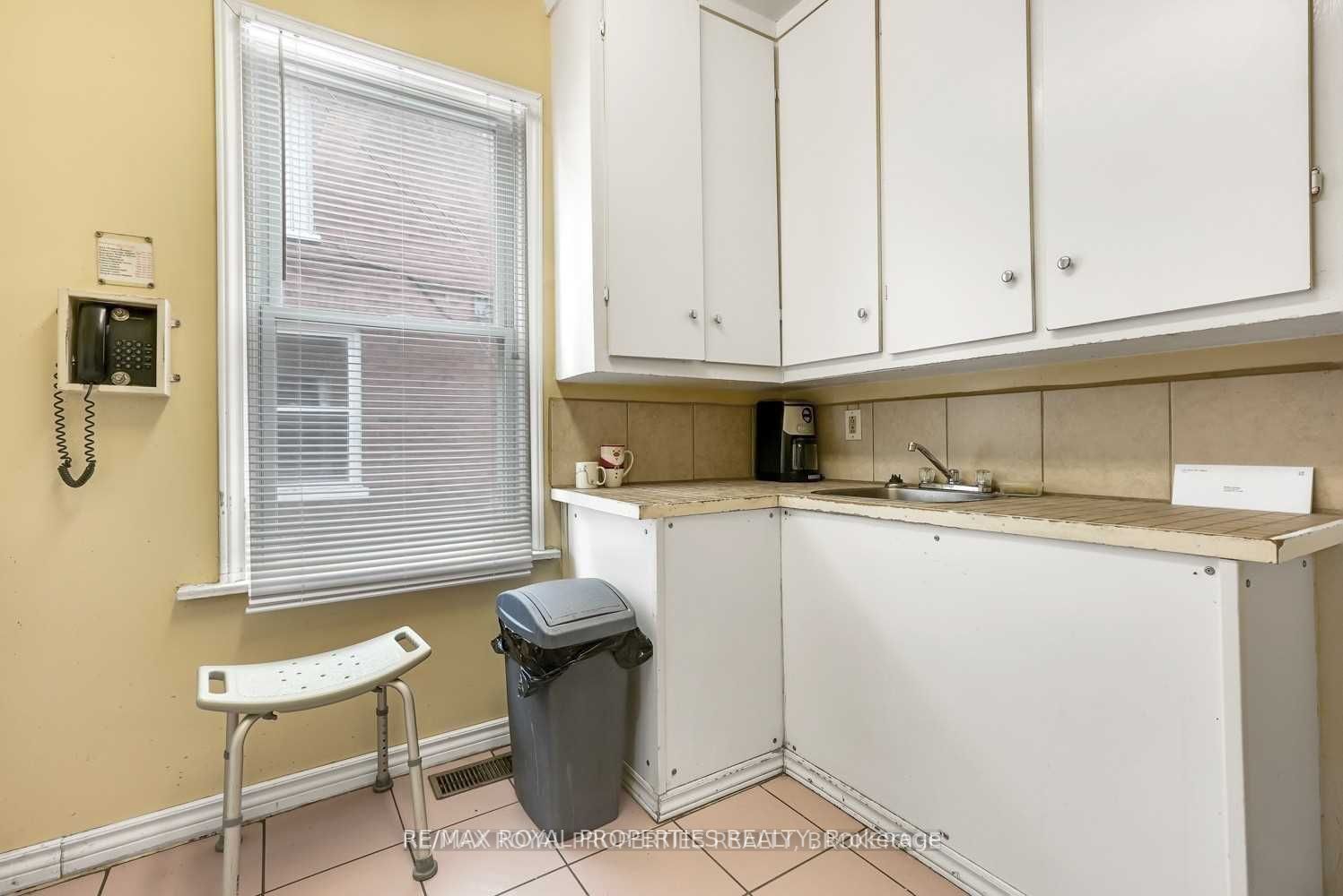208-216 Division St Property Photo 19