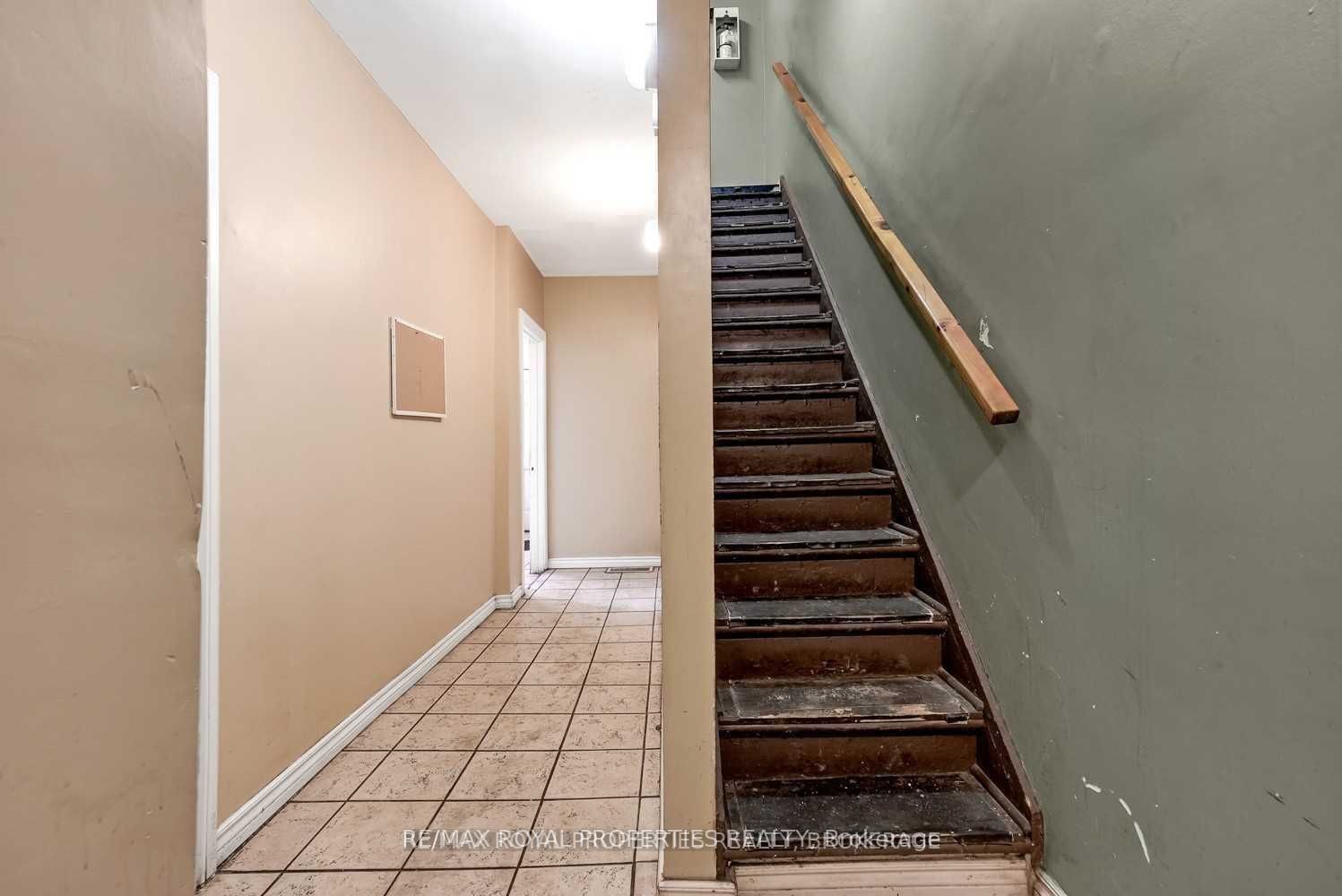 208-216 Division St Property Photo 24