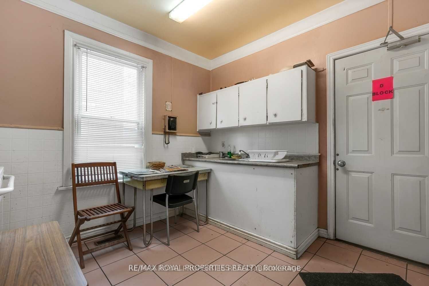 208-216 Division St Property Photo 26