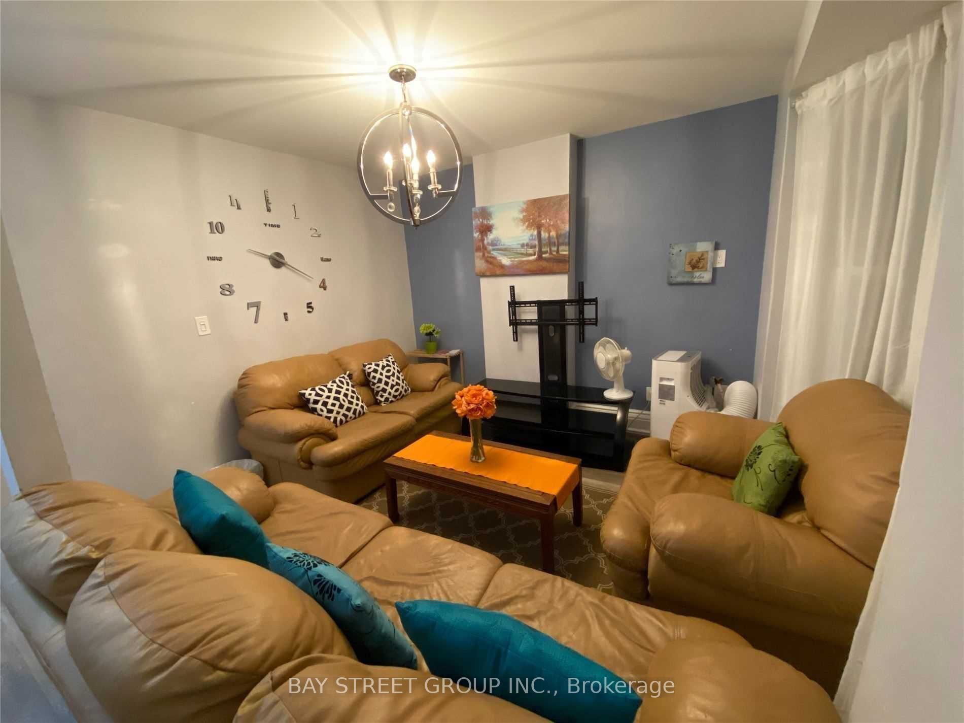 1392 Queen St E Property Photo 1