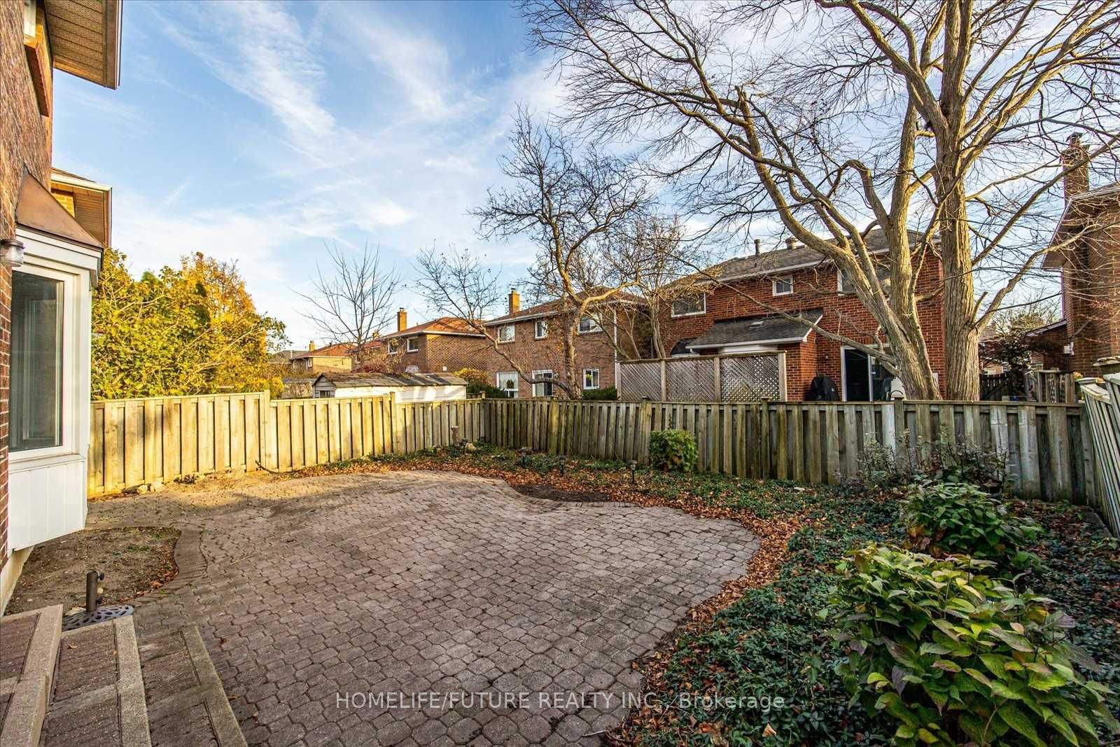 38 Parade Sq Property Photo 7