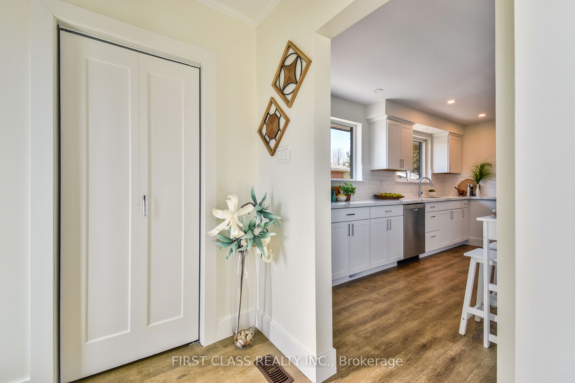 24 Fintona Ave Property Photo 4