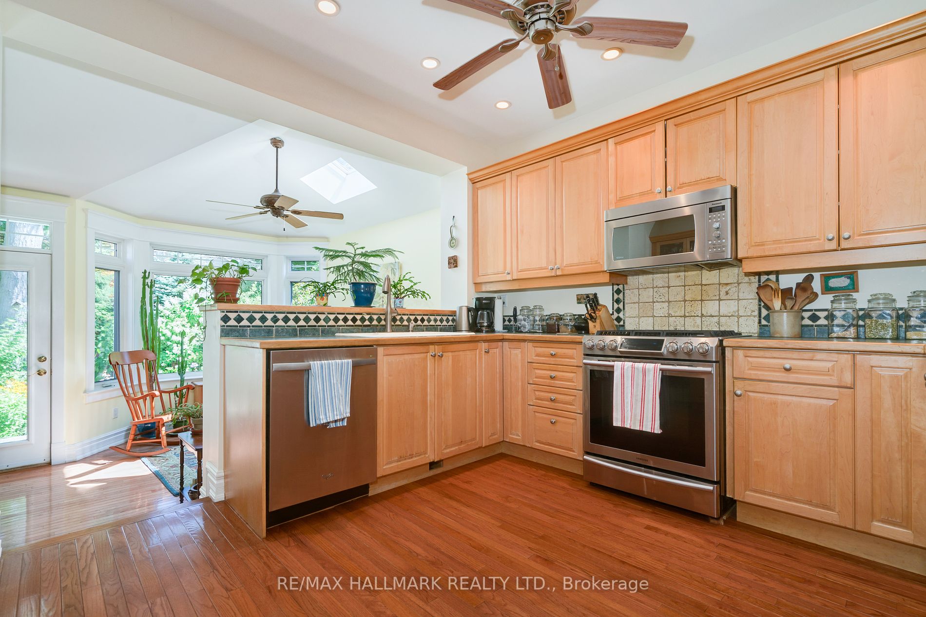 177 Wineva Ave Property Photo 8