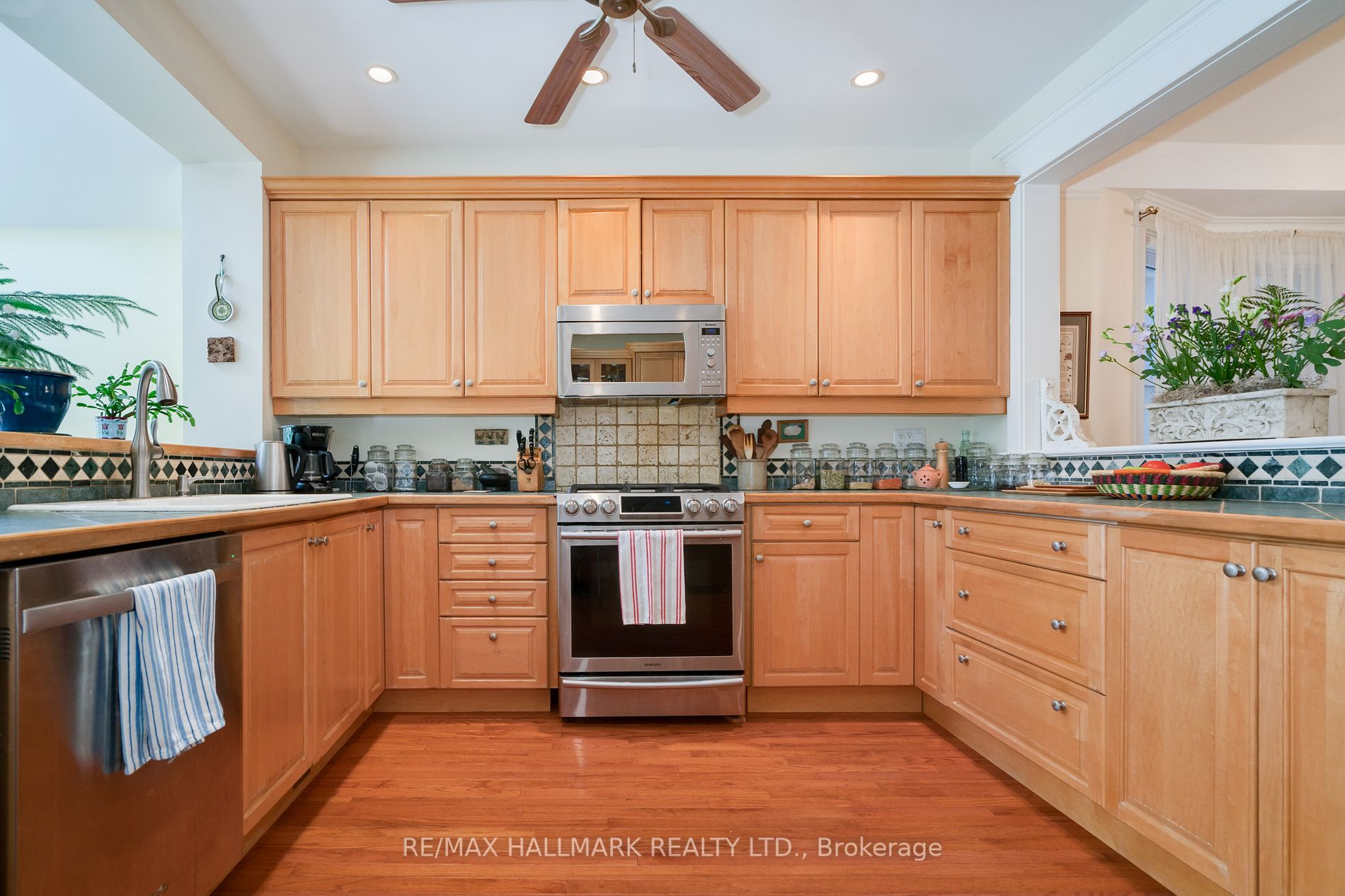 177 Wineva Ave Property Photo 10