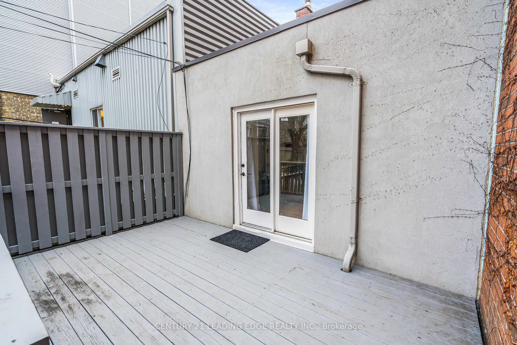 946 Kingston Rd Property Photo 31