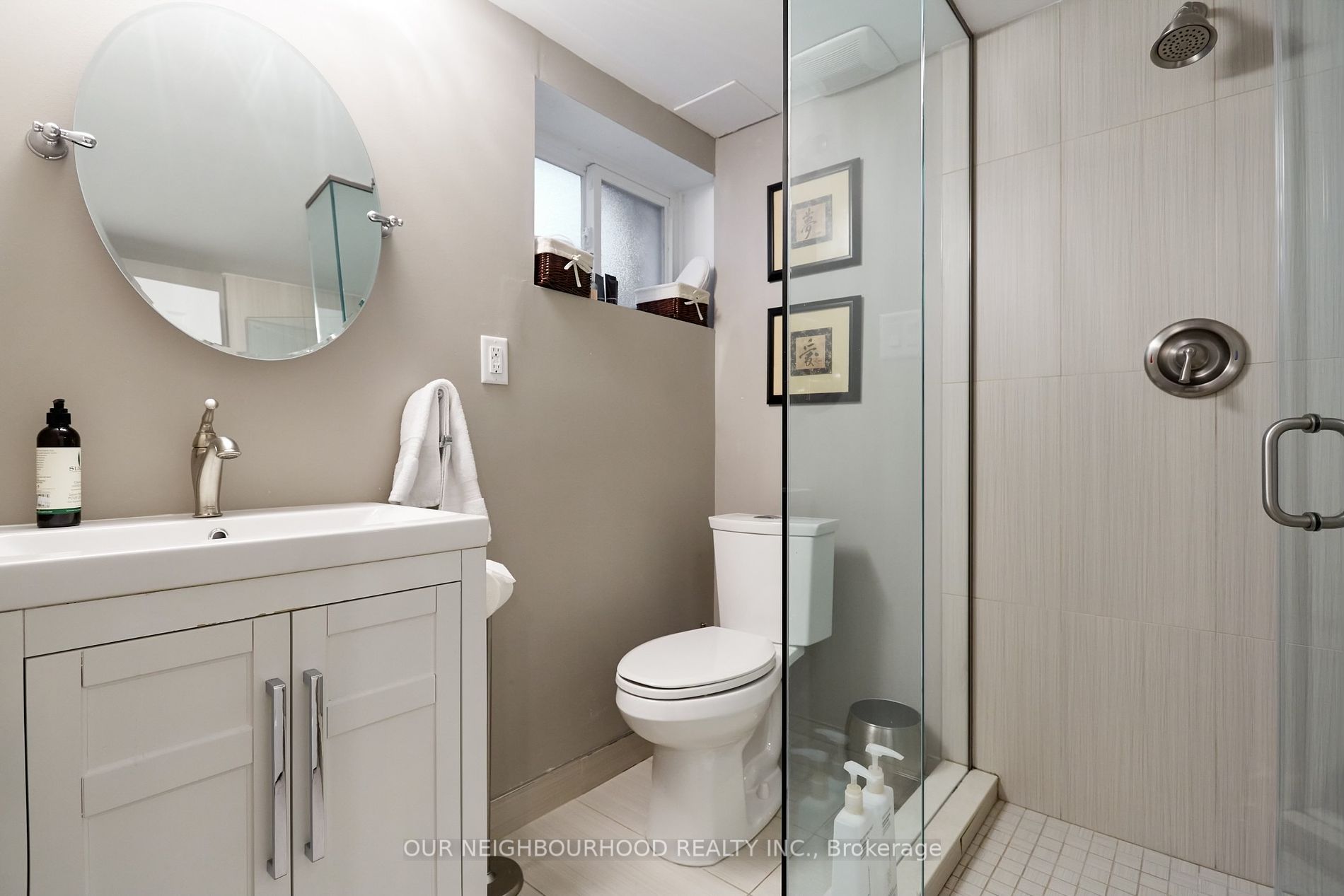 297 Woodbine Ave Property Photo 6