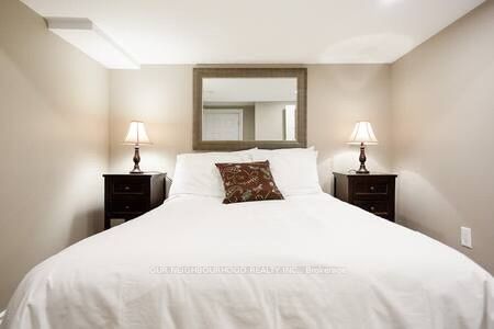 297 Woodbine Ave Property Photo 8